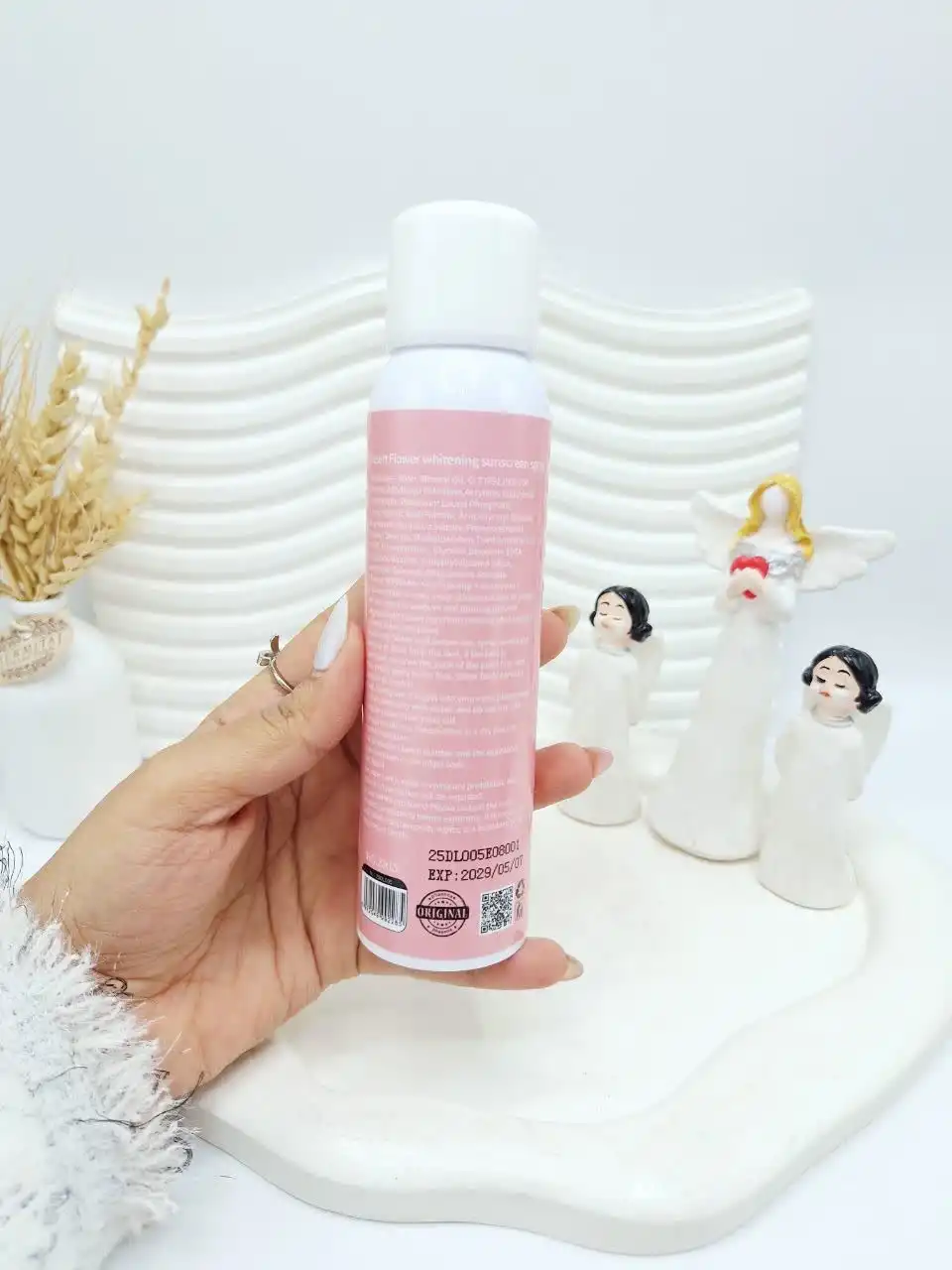 اسپری ضدآفتاب spf 90 بیرنگ و سبک یارا (بدنه صورتی) کد 2285