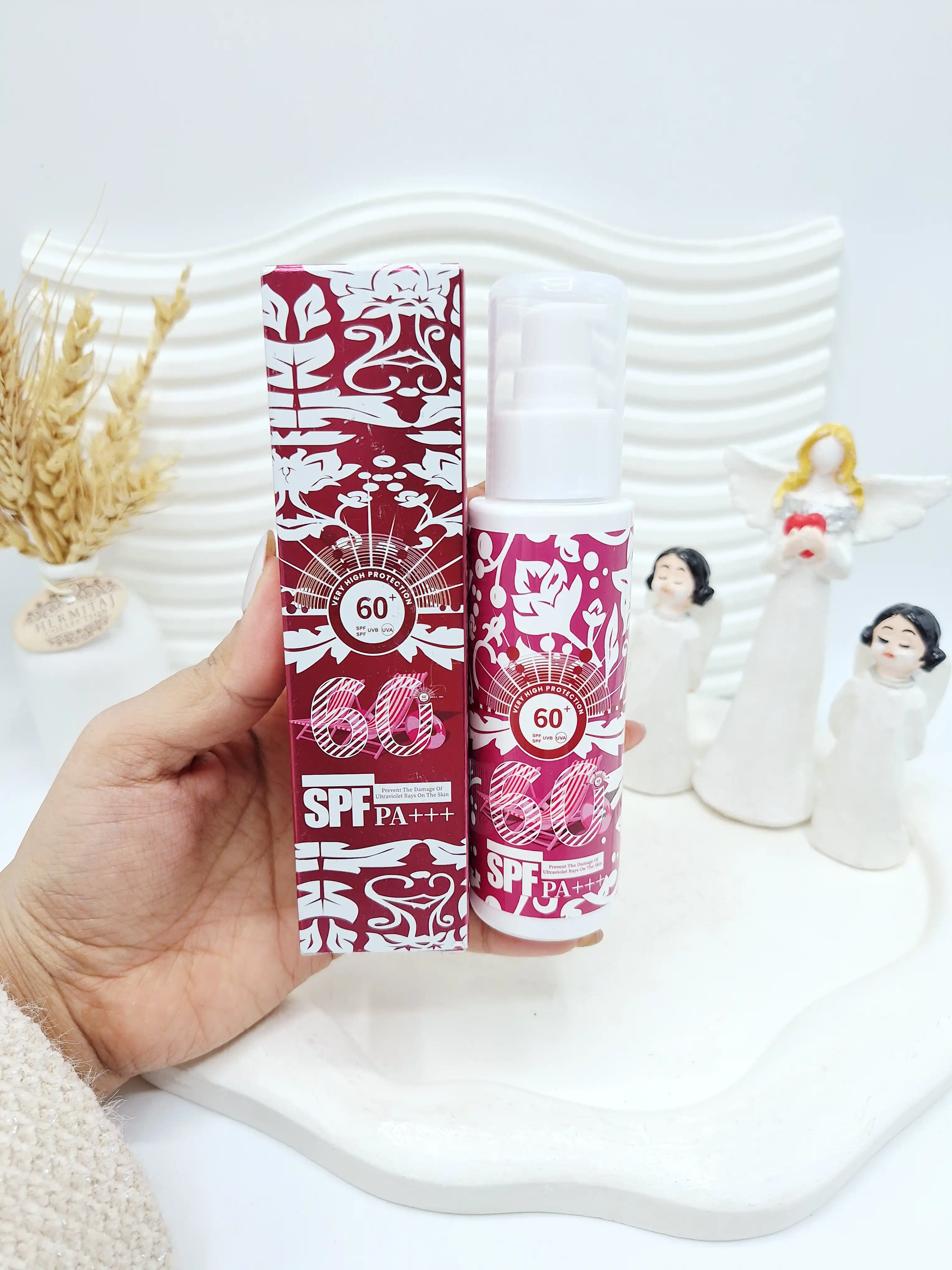 ضد آفتاب Spf 60 پمپی بیرنگ و سبک یارا (کارتن سرخابی ) کد 2308