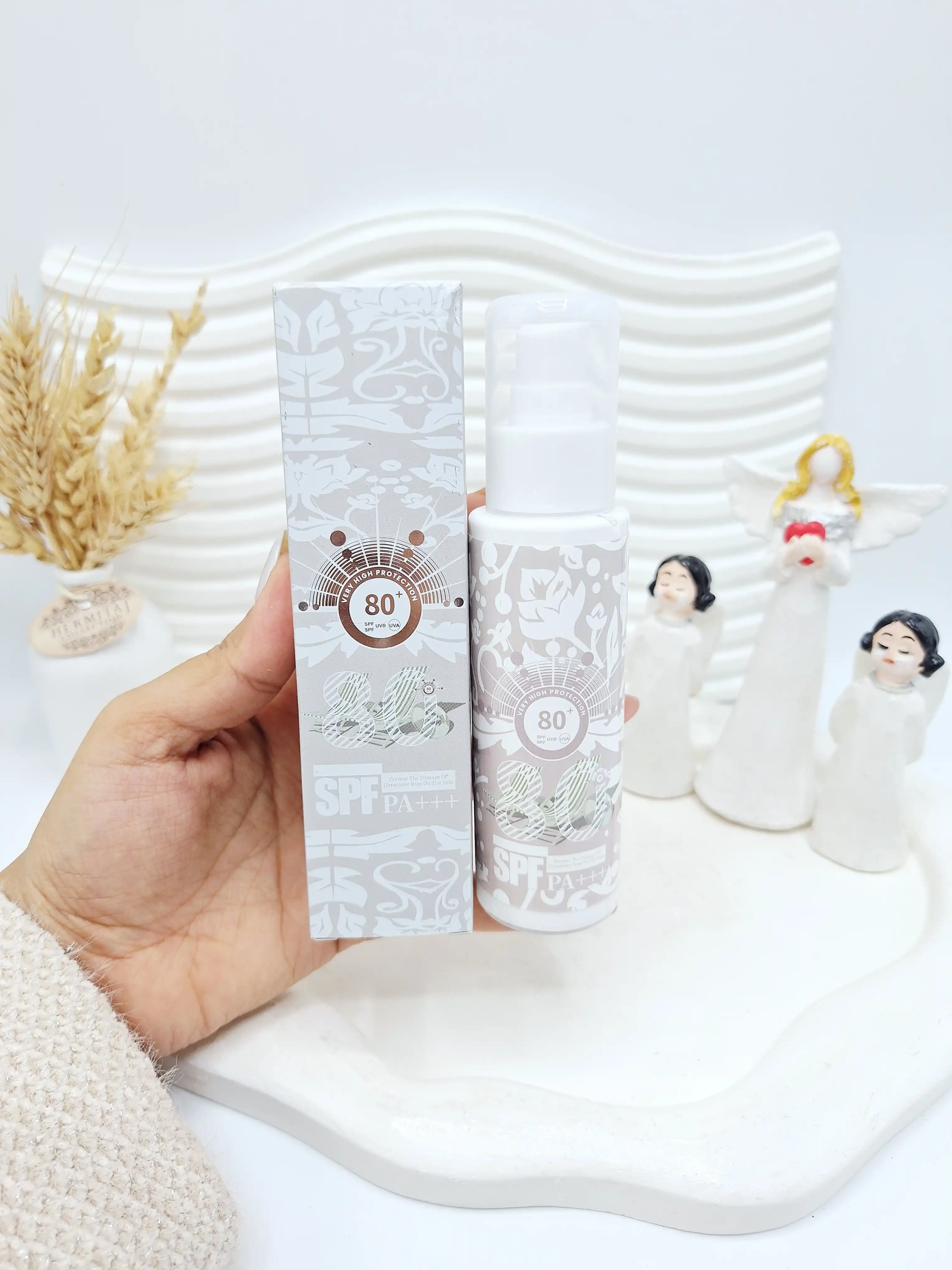 ضد آفتاب Spf 80 پمپی بیرنگ و سبک یارا (کارتن طوسی) کد 2315