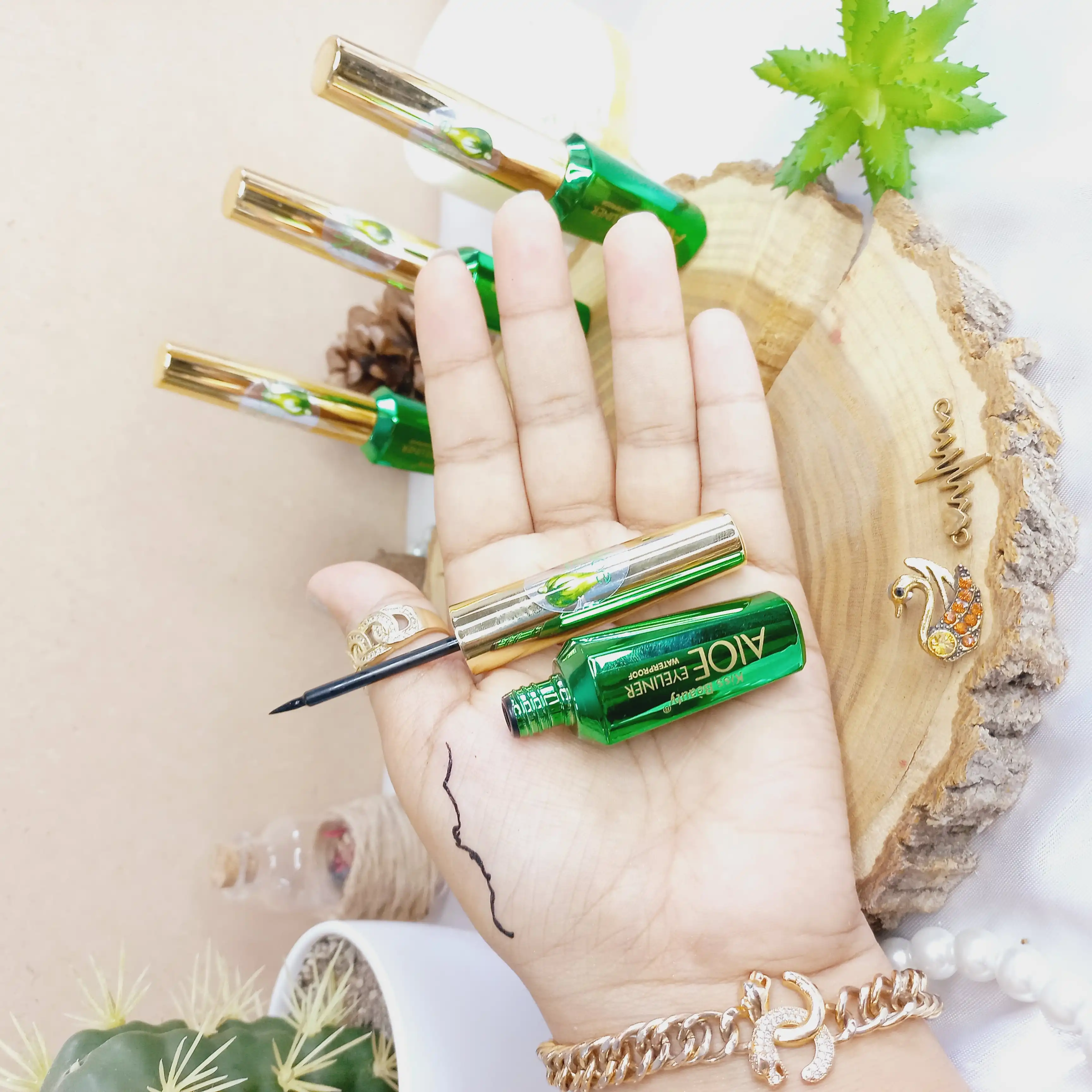 خط چشم آلوئه ورا کیس بیوتی | پخش عمده