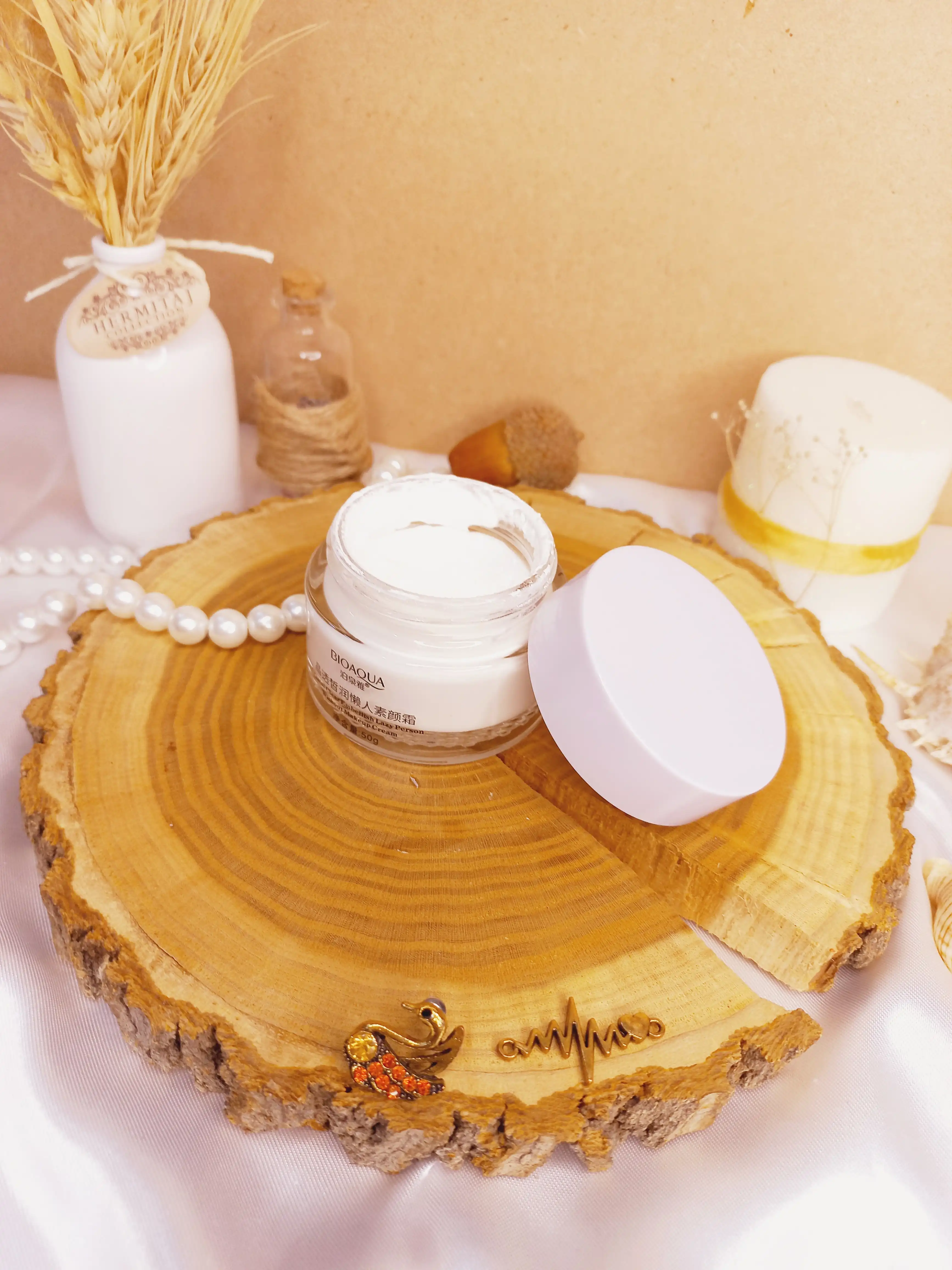 کرم آبرسان و سفید کننده پوست مدل 7 ویتامینه بیوآکوا BIOAQUA V7 | پخش عمده