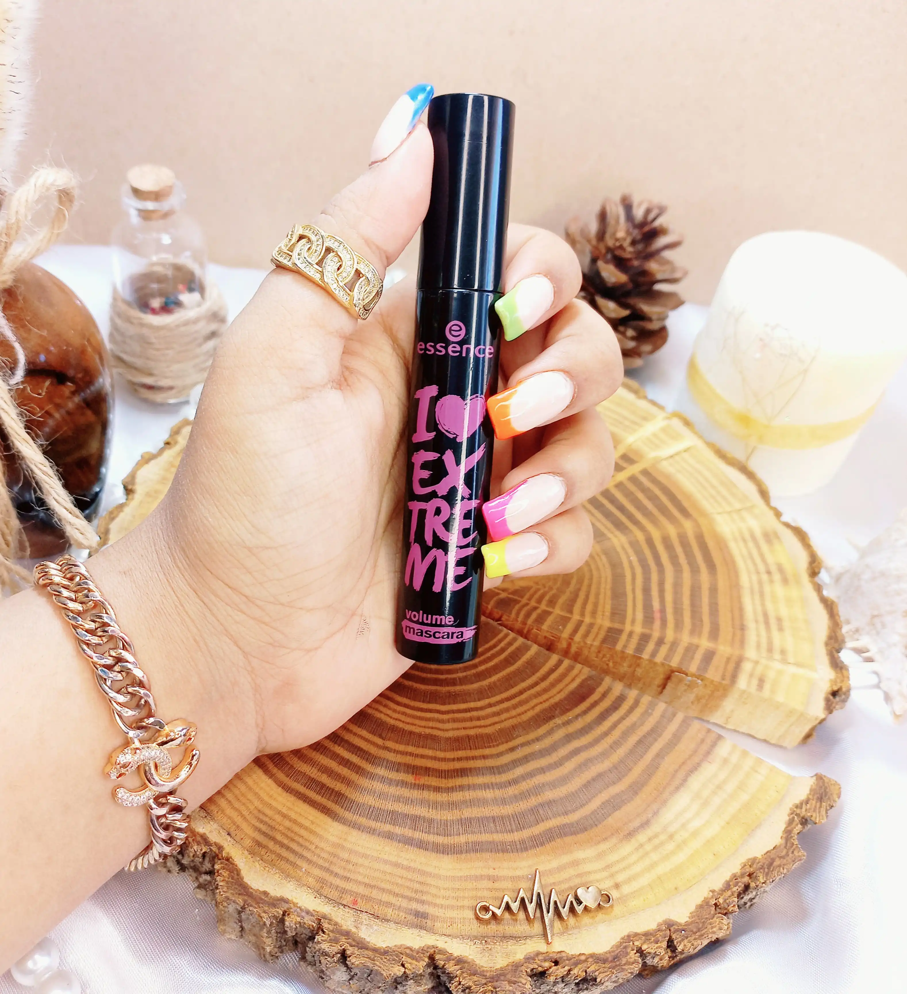 ریمل حجم دهنده اسنس مشکی Essence i Love Extreme درجه 1