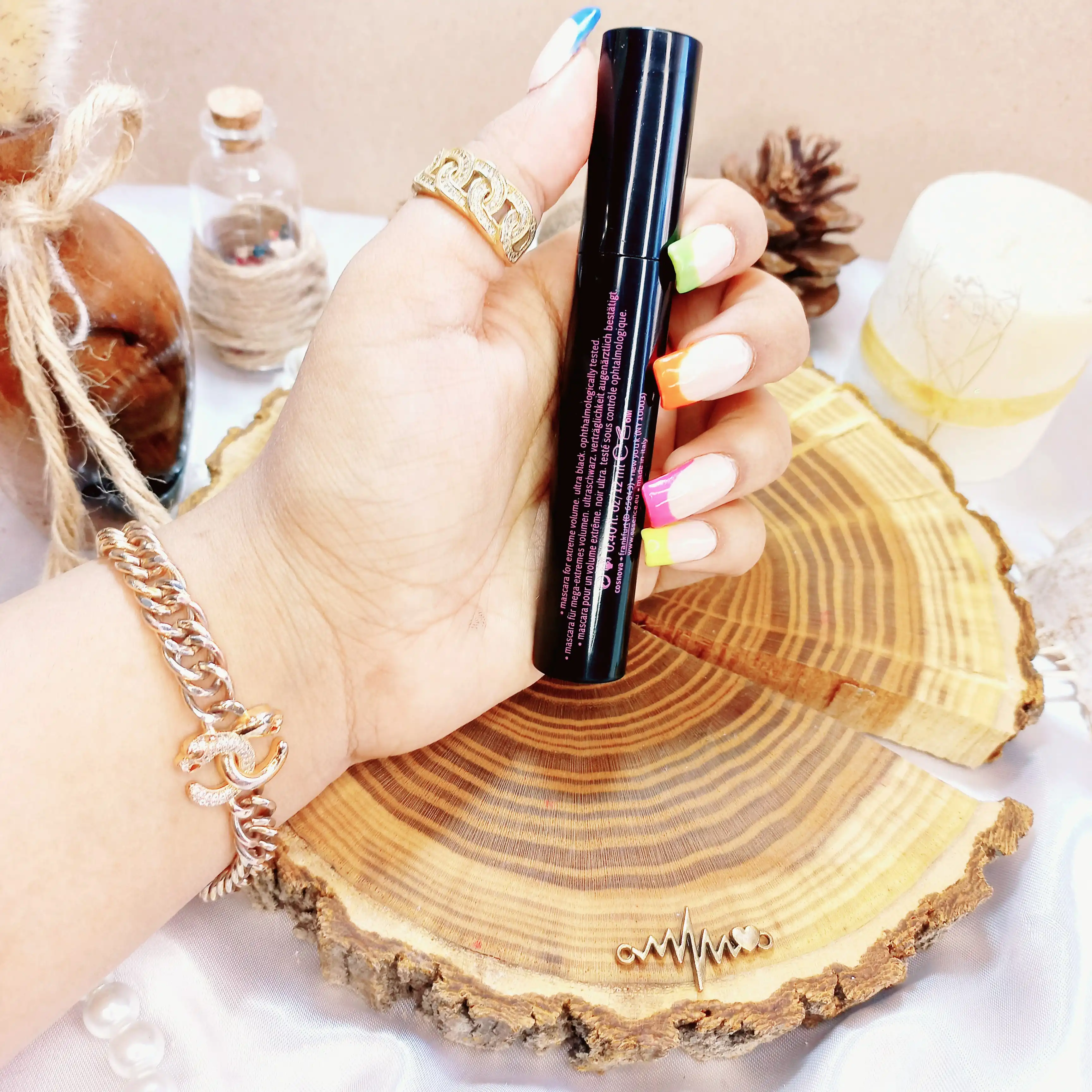 ریمل حجم دهنده اسنس مشکی Essence i Love Extreme درجه 1