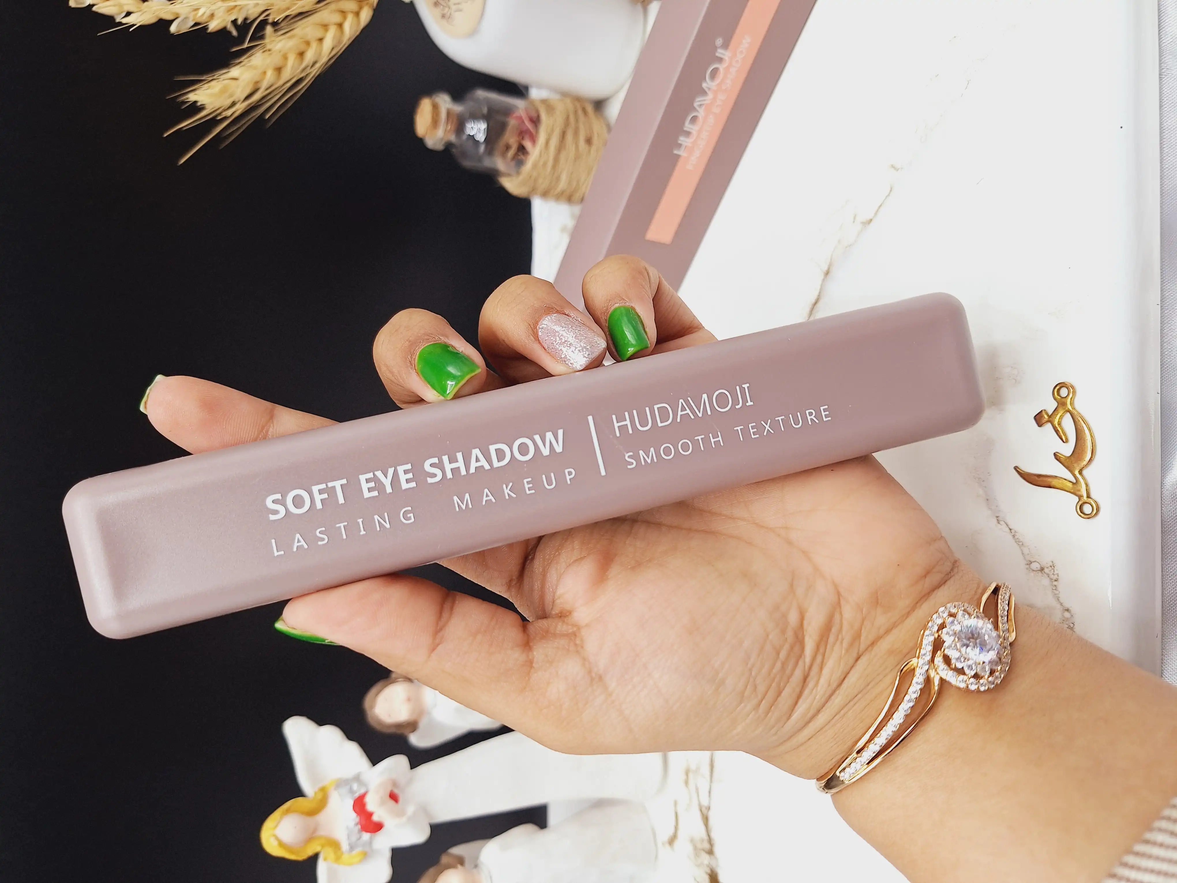 سایه انگشتی 9 رنگ هدی موجی HUDA MOJI