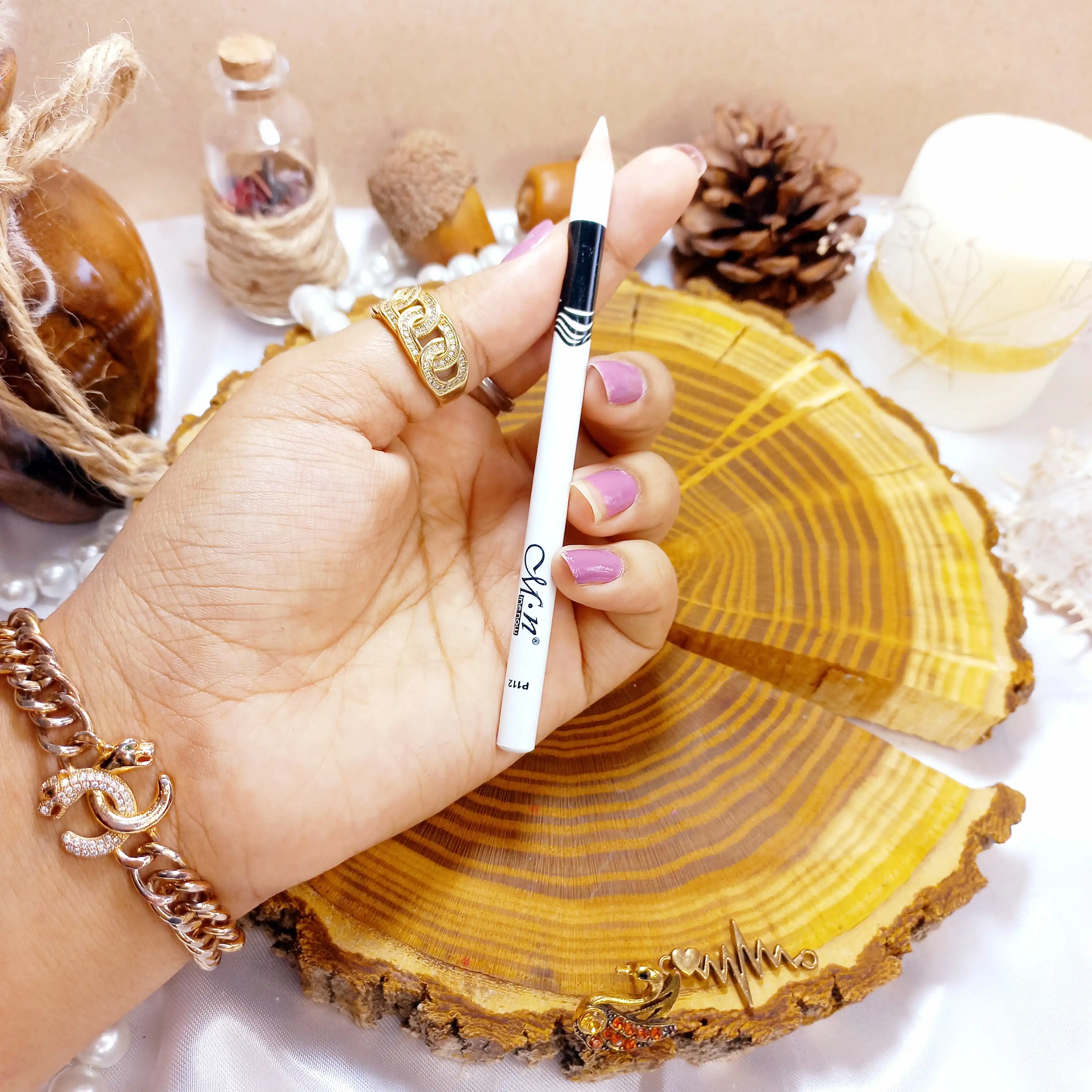 مداد چشم سفید برند ام ان MN