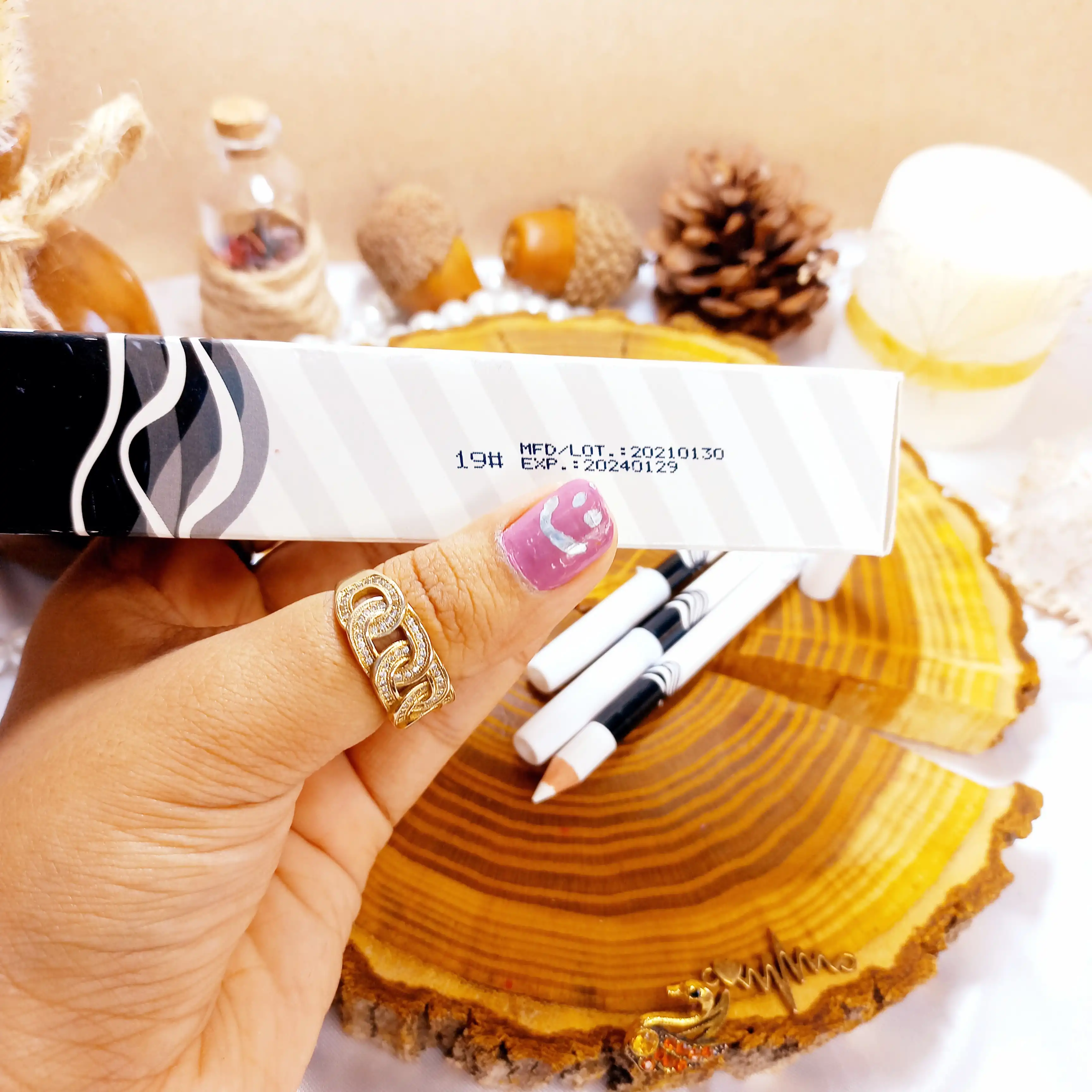 مداد چشم سفید برند ام ان MN