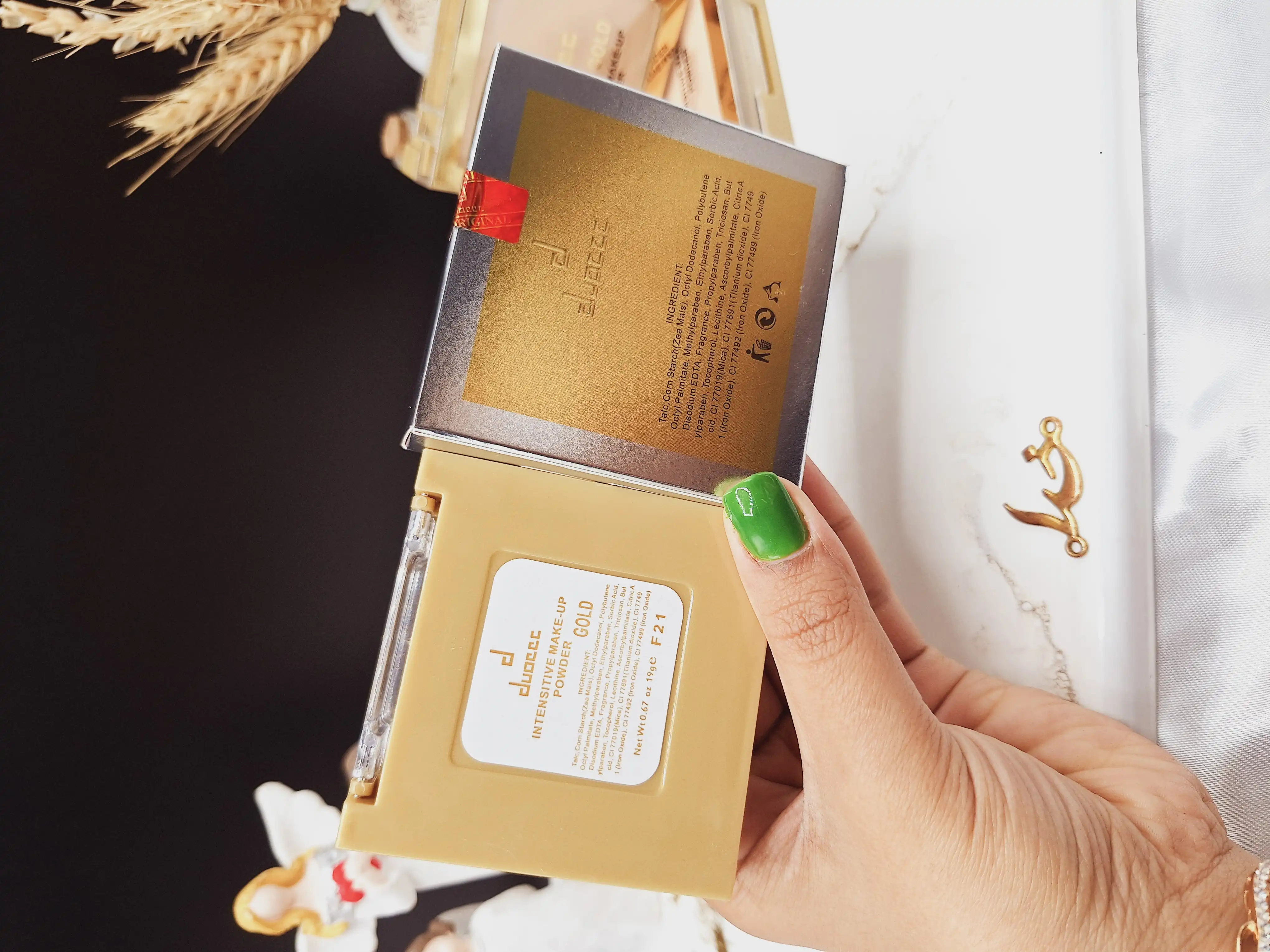 پنکک مات و ضدآب دوسه طلایی DOUCCE