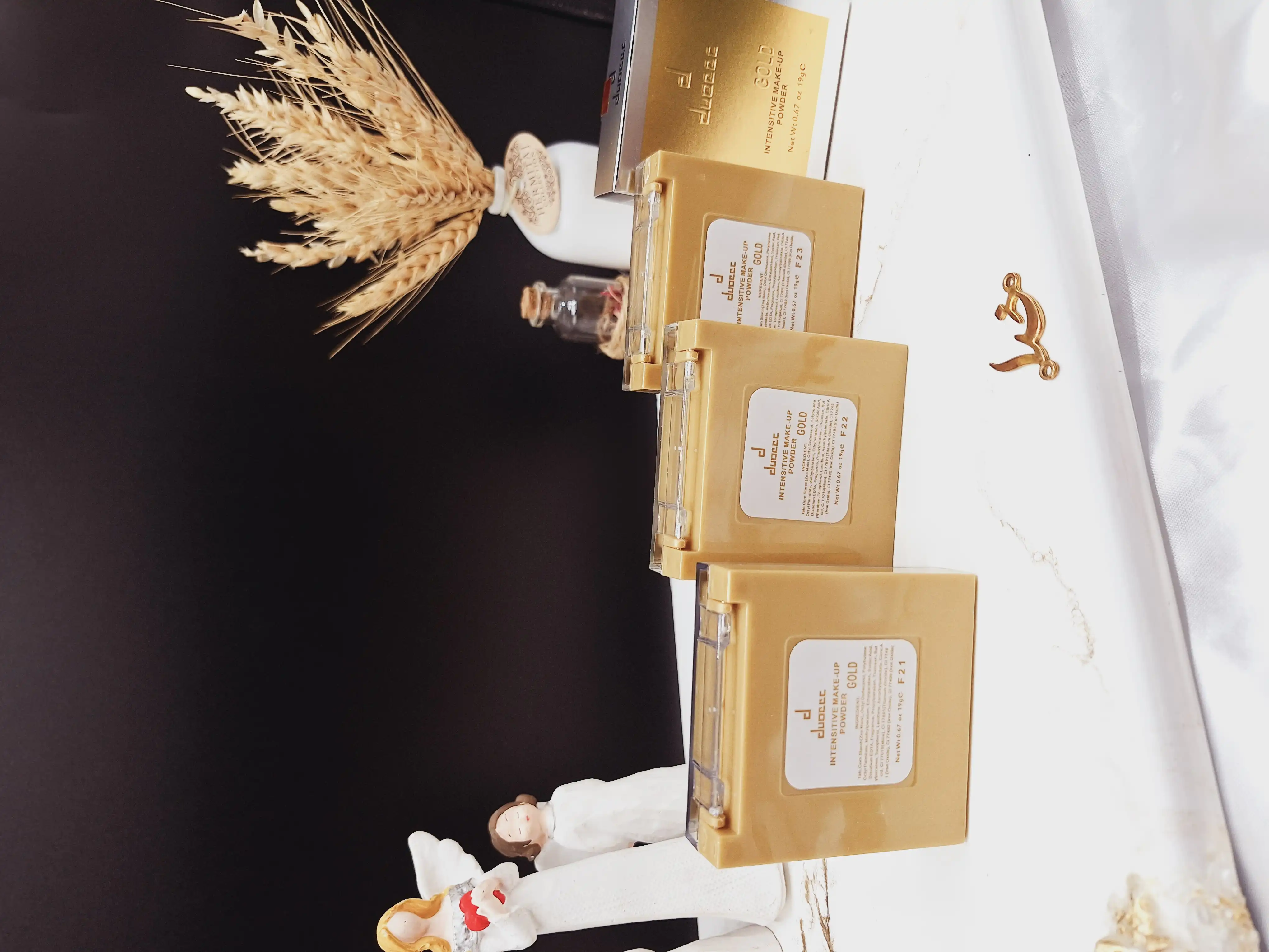 پنکک مات و ضدآب دوسه طلایی DOUCCE