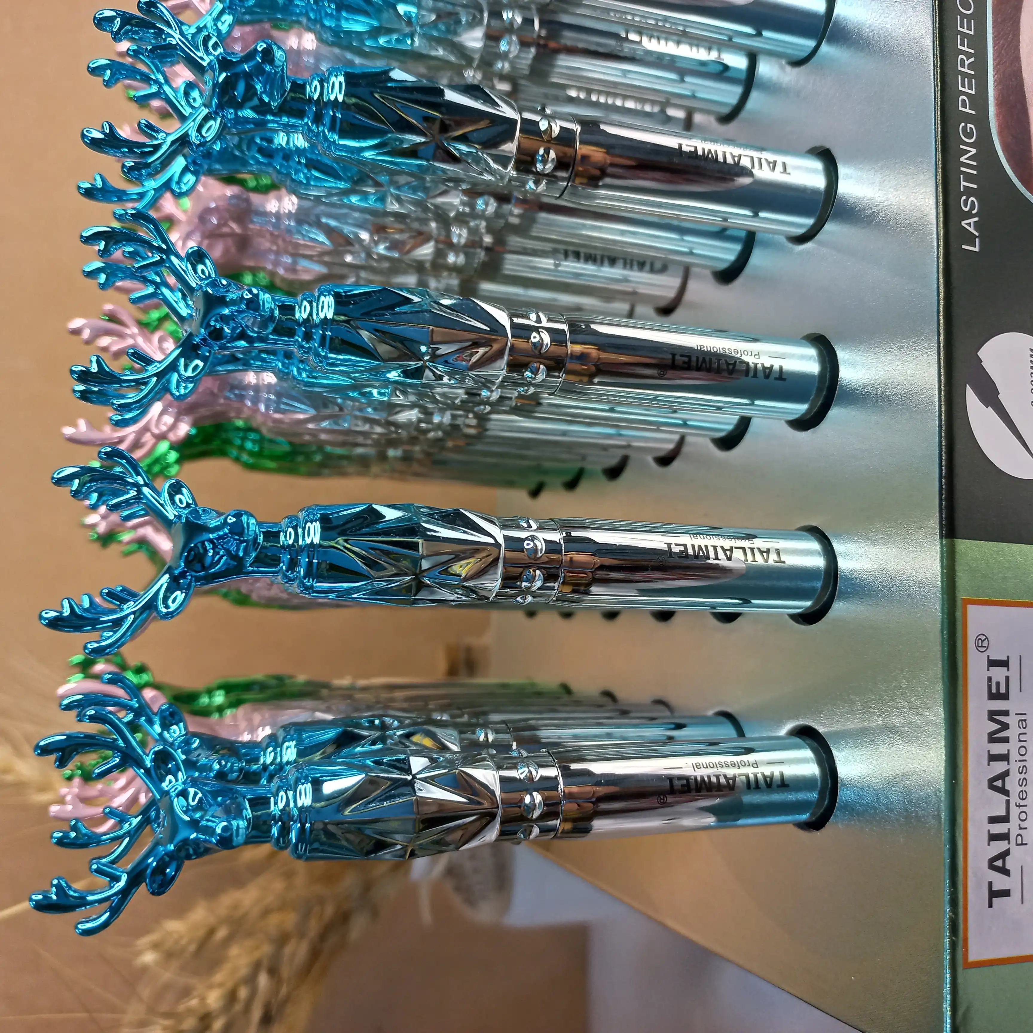 خط چشم ماژیکی طرح گوزن تایلامی