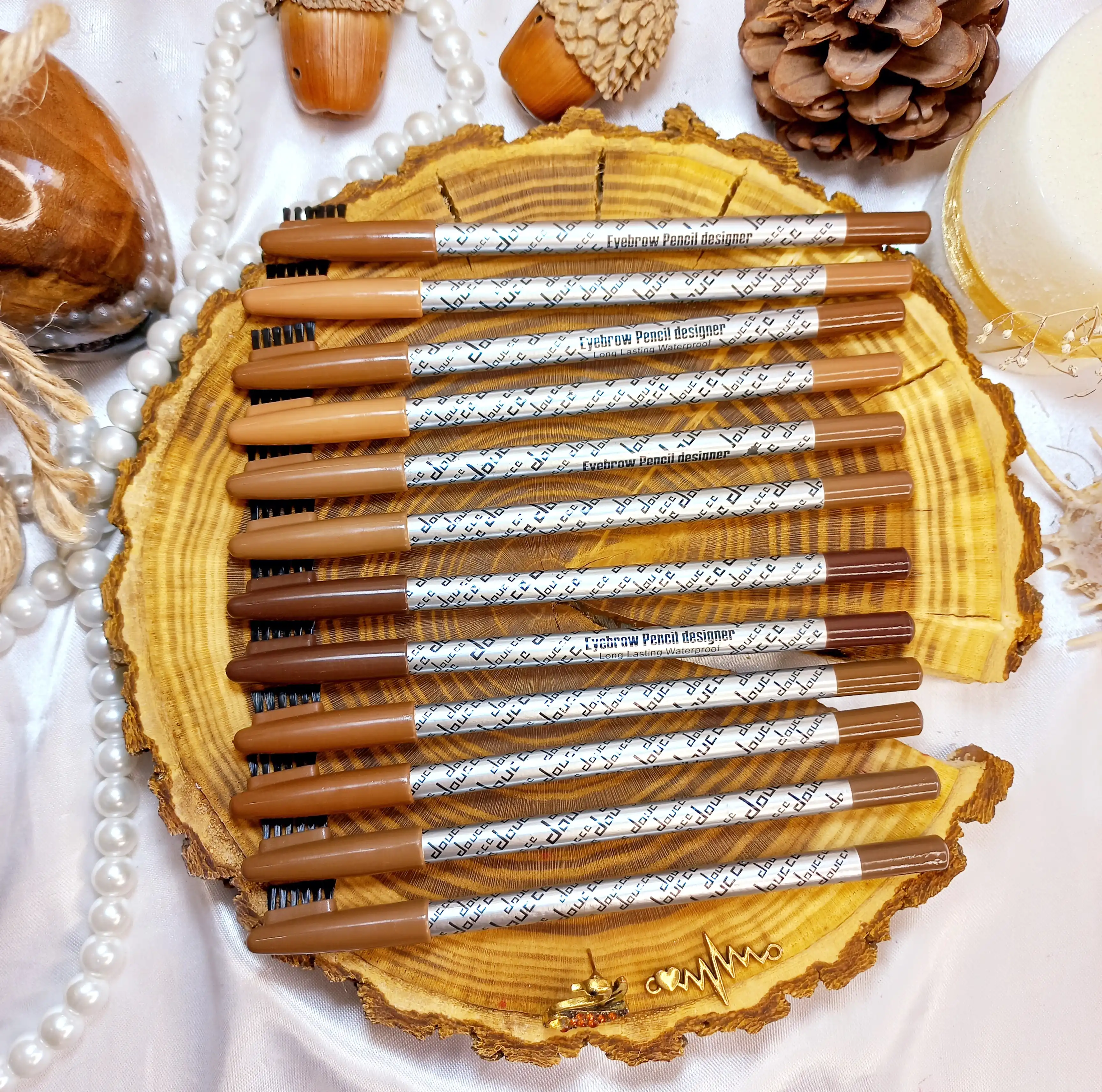 مداد ابرو شانه دار دوسه روکش نقره ای DOUCCE