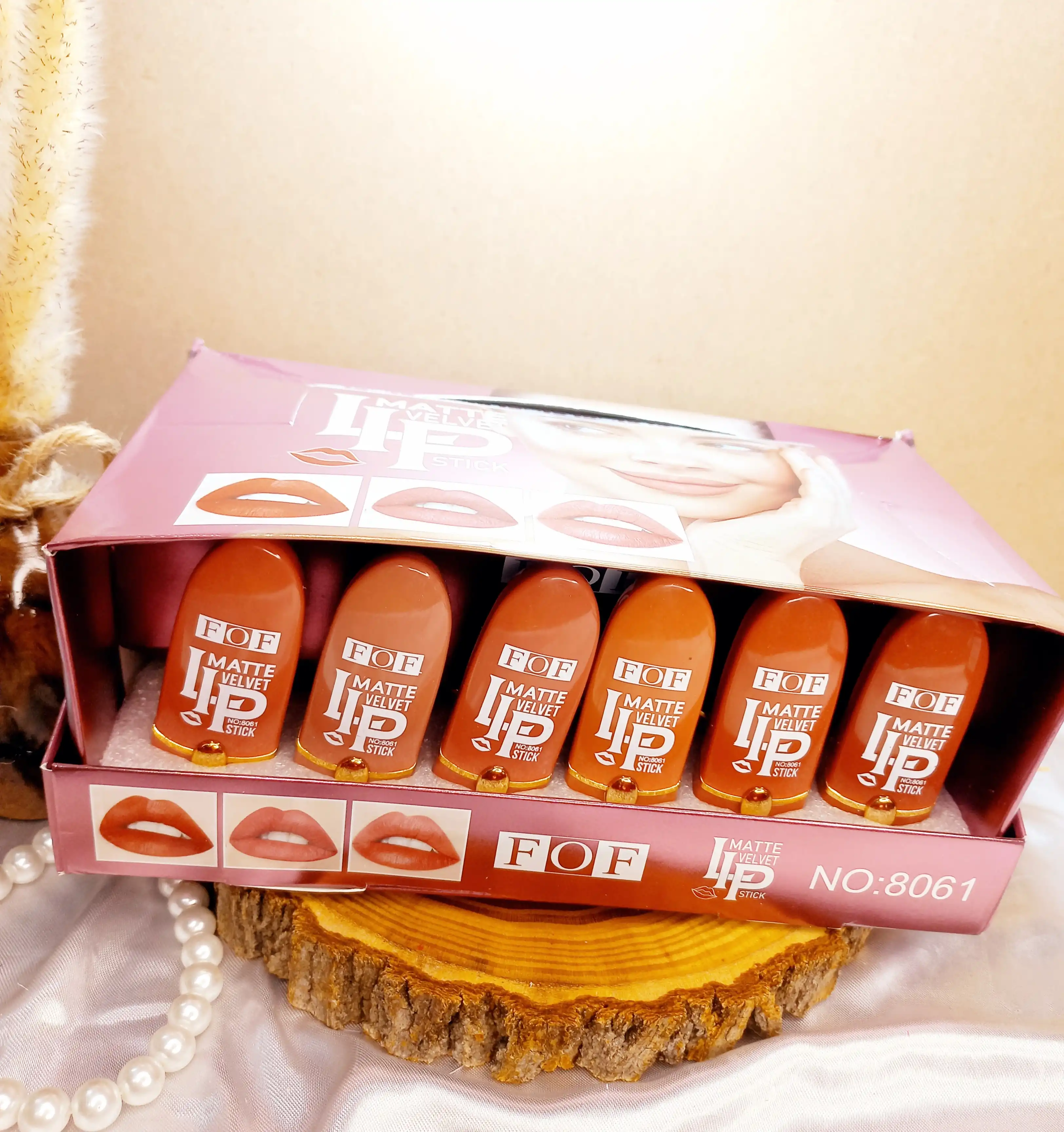 رژ لب جامد مدل مت کد 8061