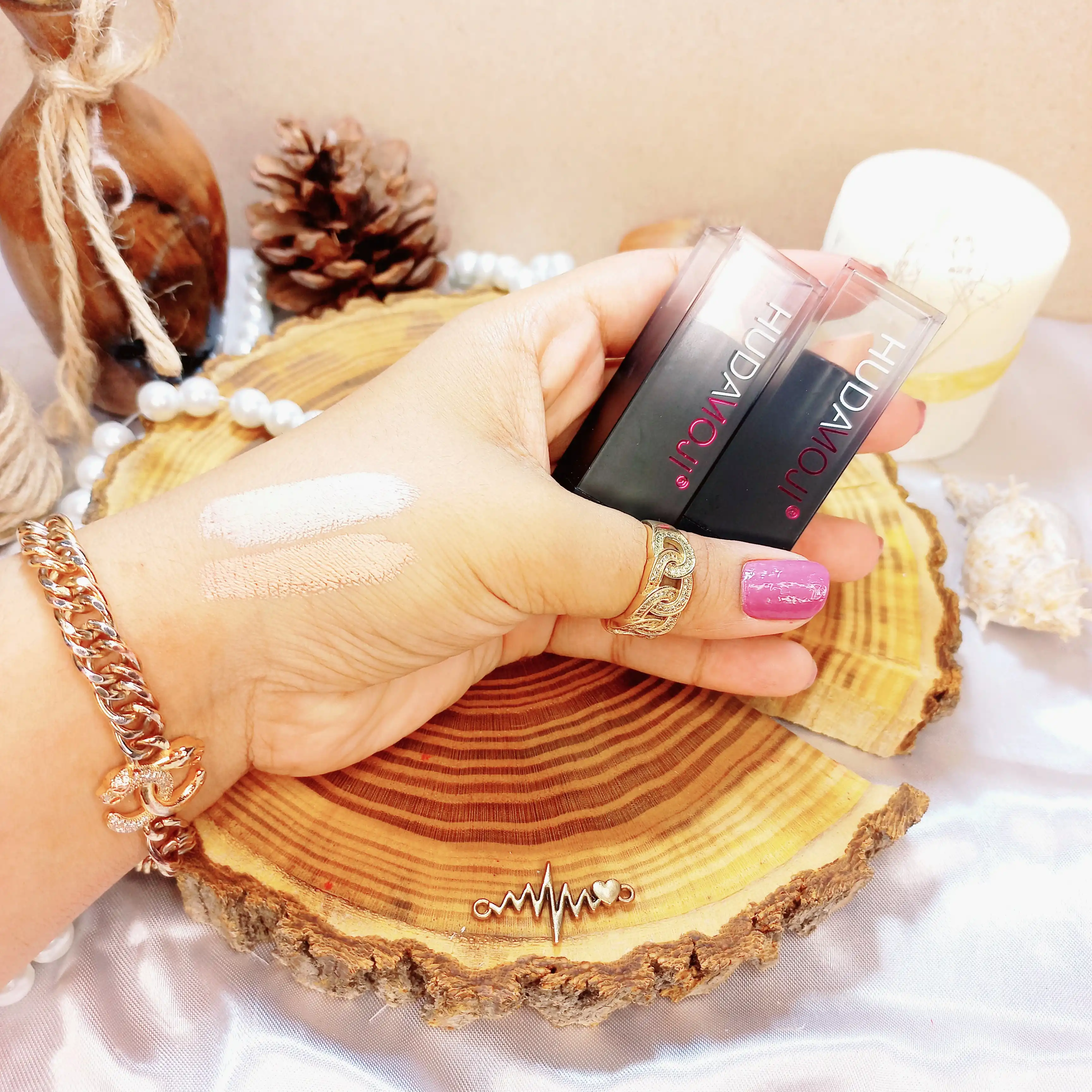 کانسیلر جامد طرح رژ هدا موجی 
6 رنگ مختلف