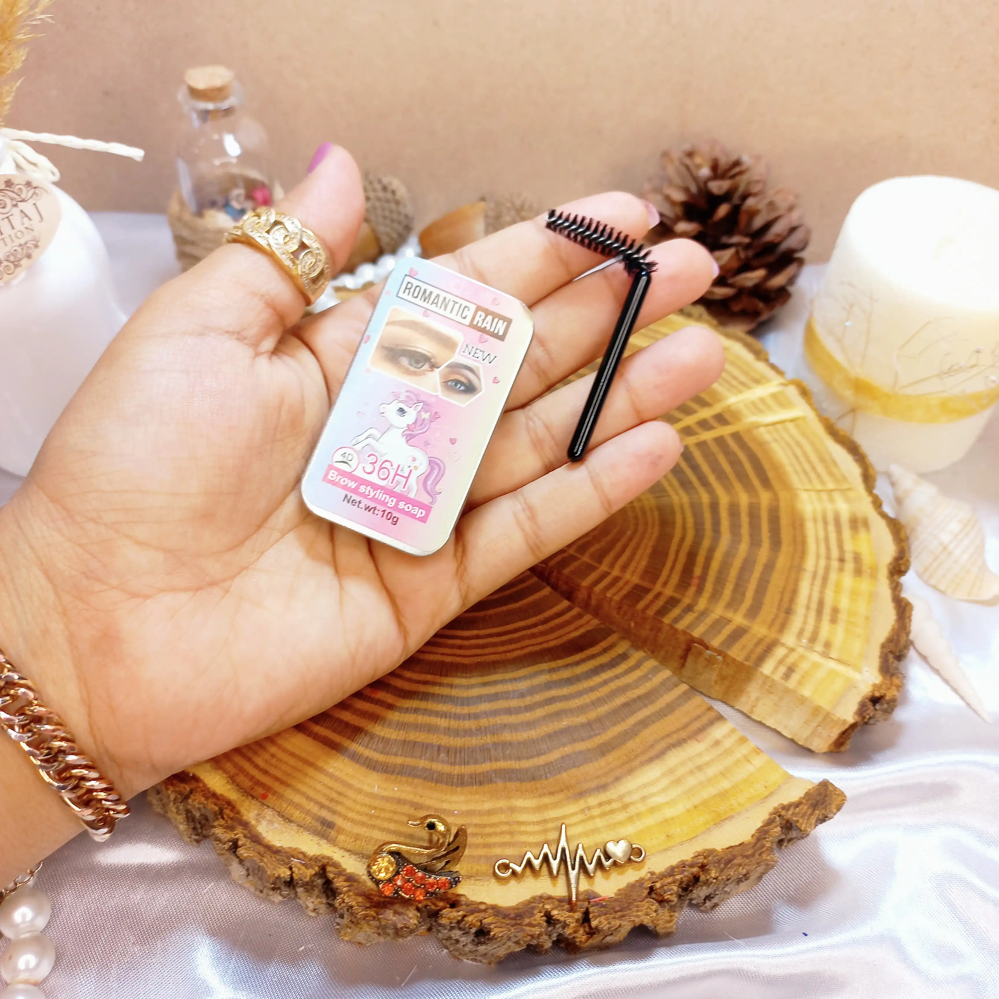 صابون لیفت ابرو حرفه ای رمانتیک رین کد Y024  Romantic Rin Unicorn Eyebrow Lift Soap