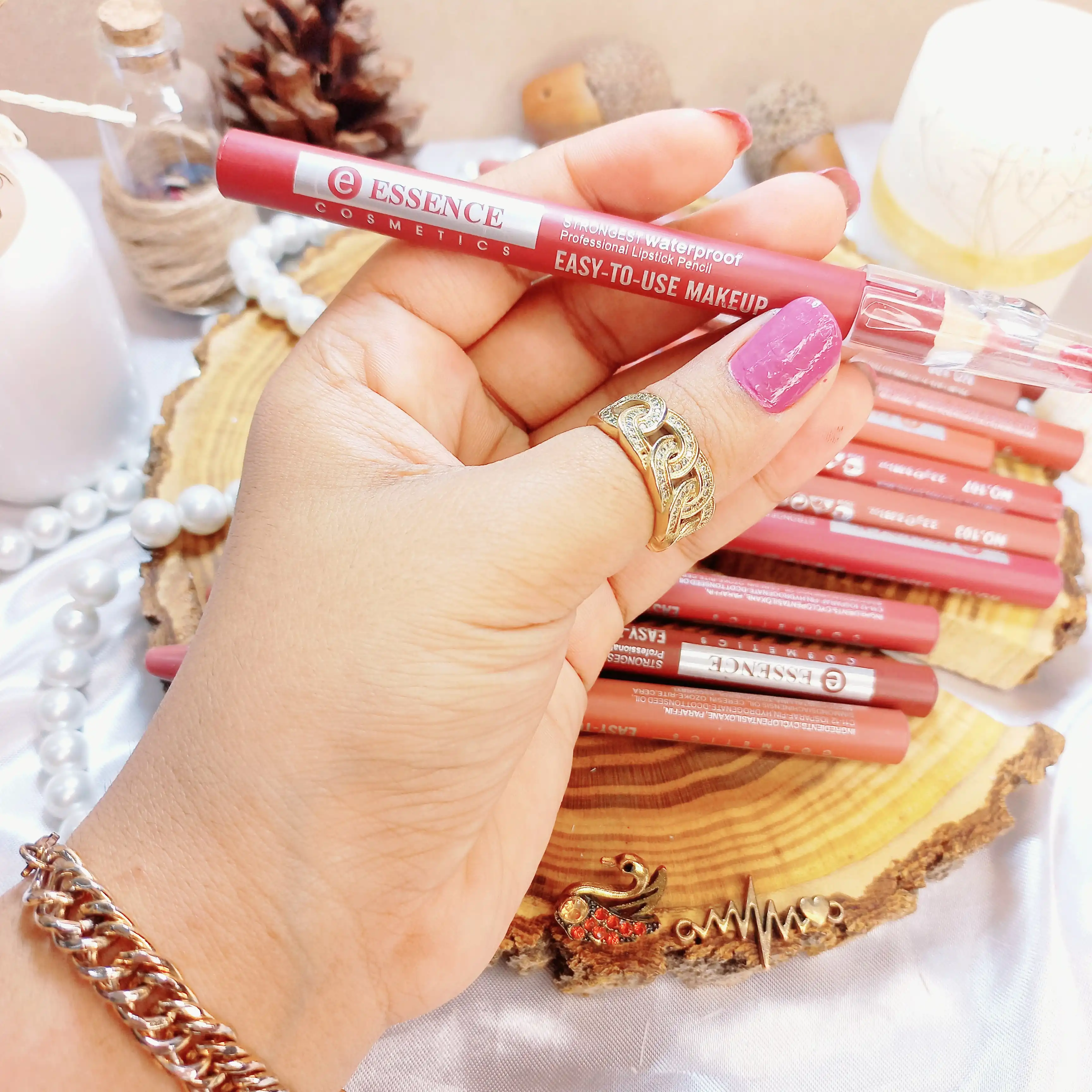 رژلب مدادی تراش دار اسنس Essence