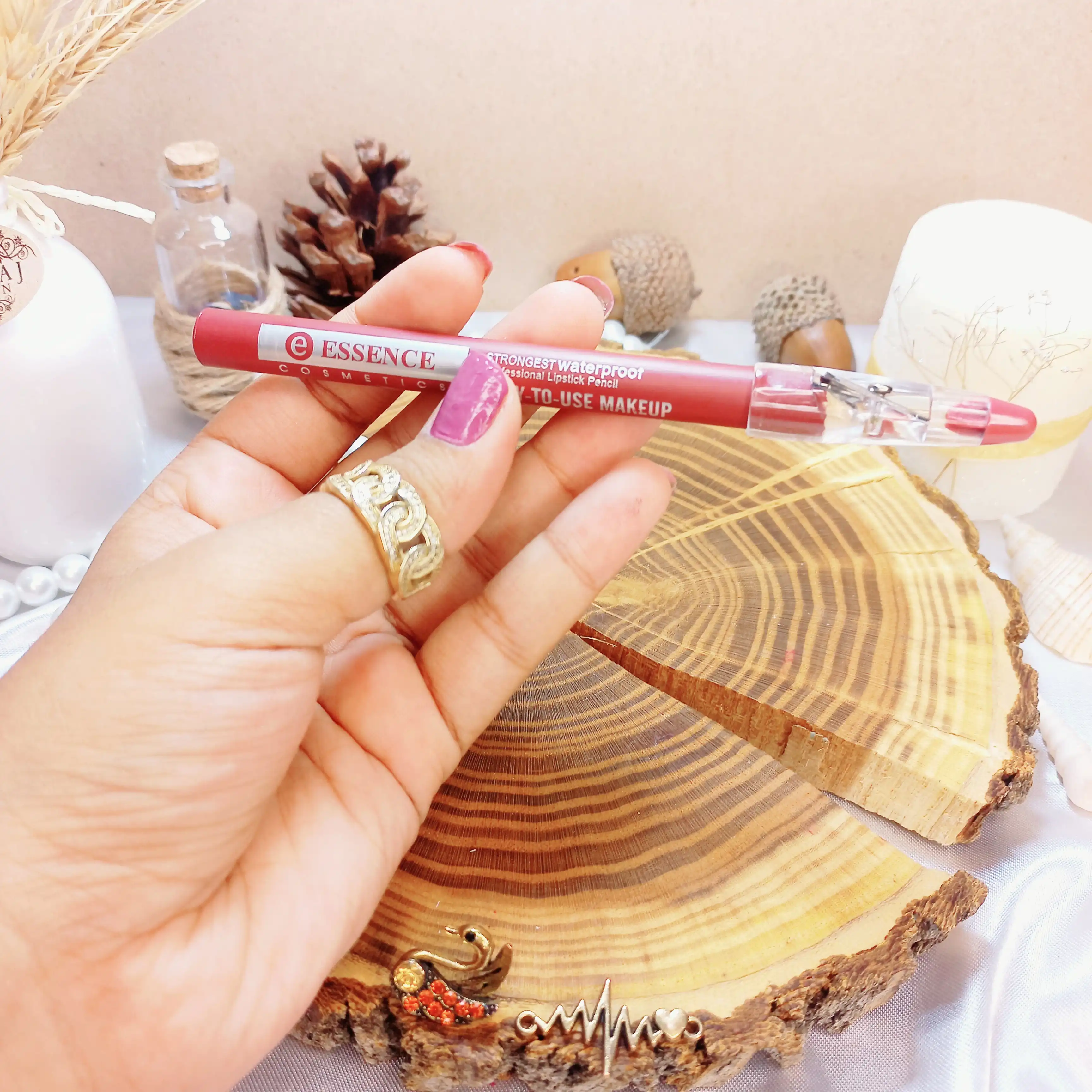 رژلب مدادی تراش دار اسنس Essence