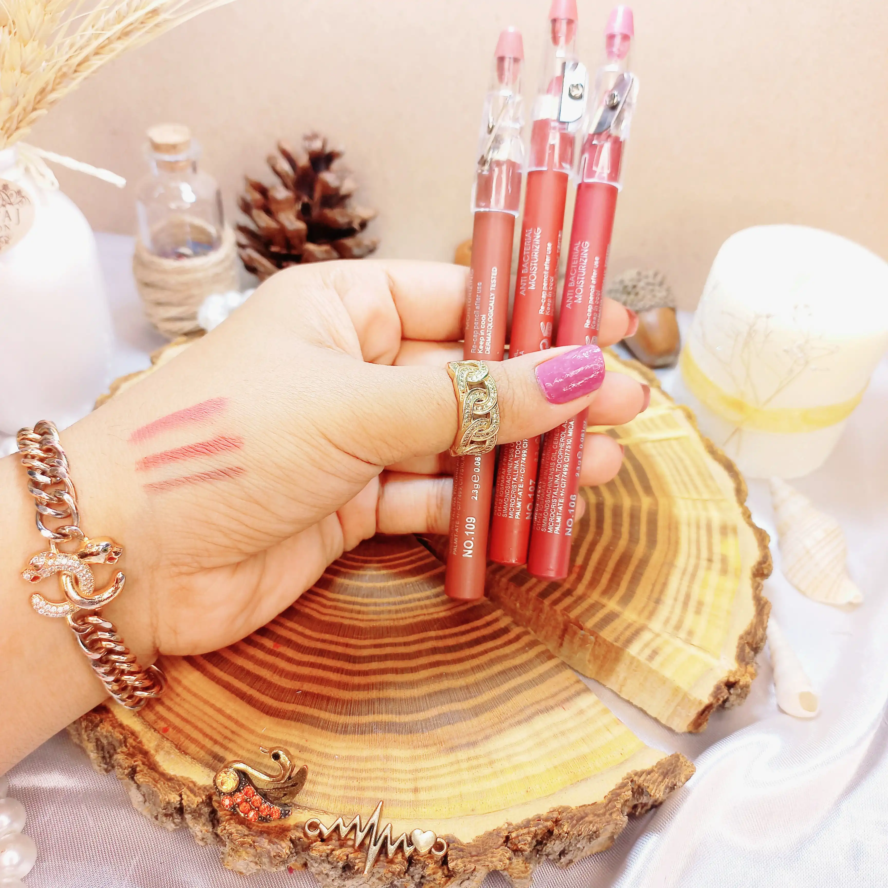 رژلب مدادی تراش دار اسنس Essence