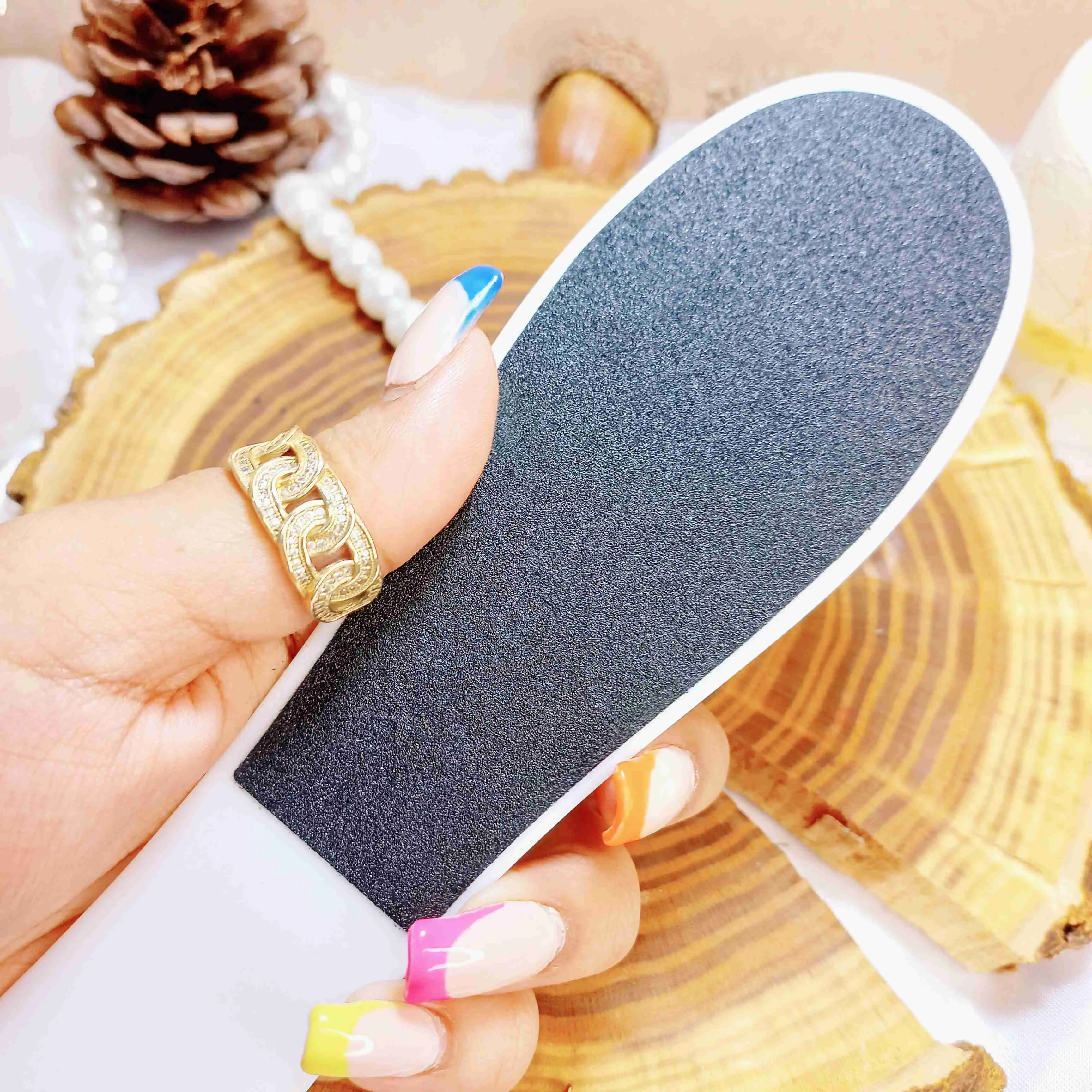 سوهان پاشنه پا طرح سفید