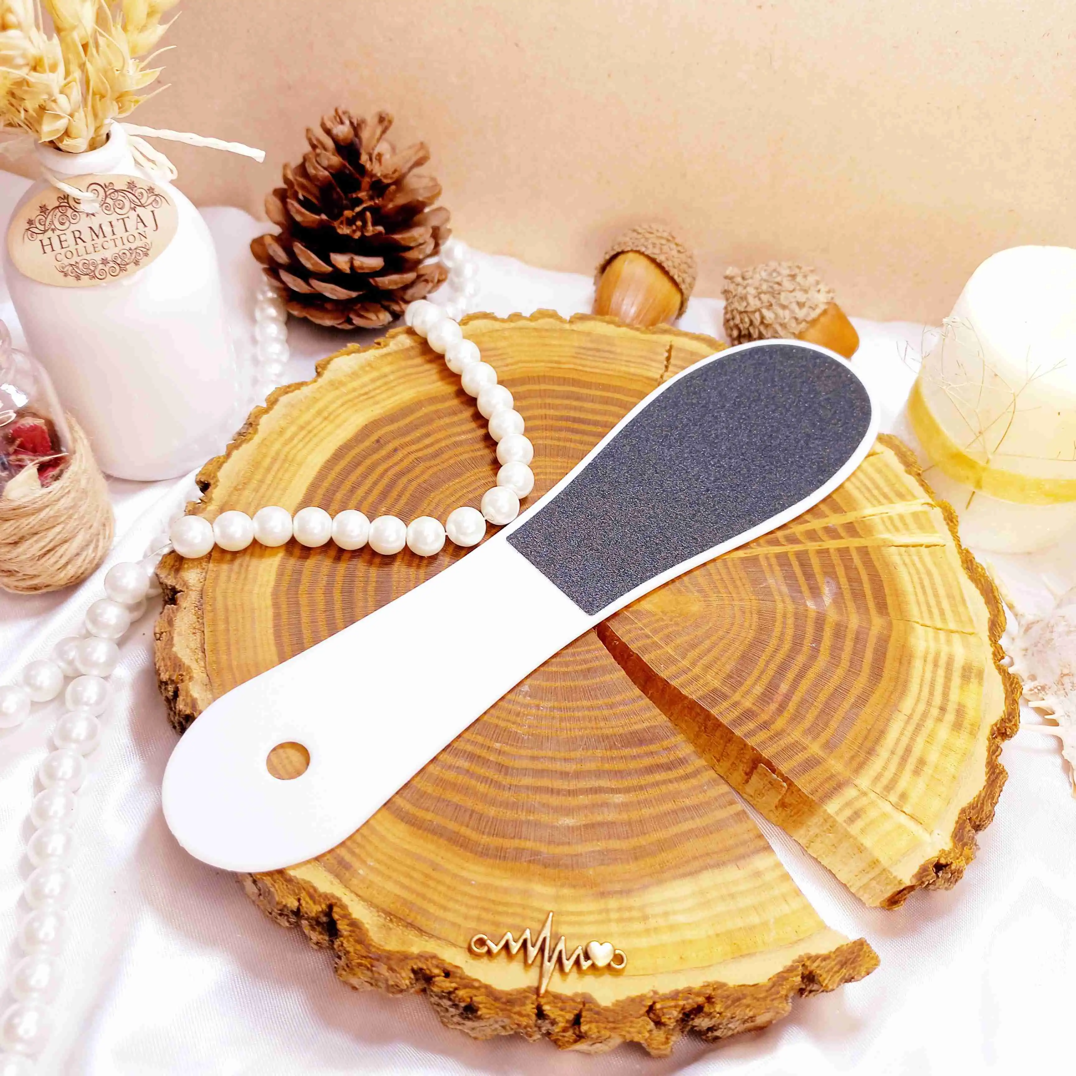 سوهان پاشنه پا طرح سفید