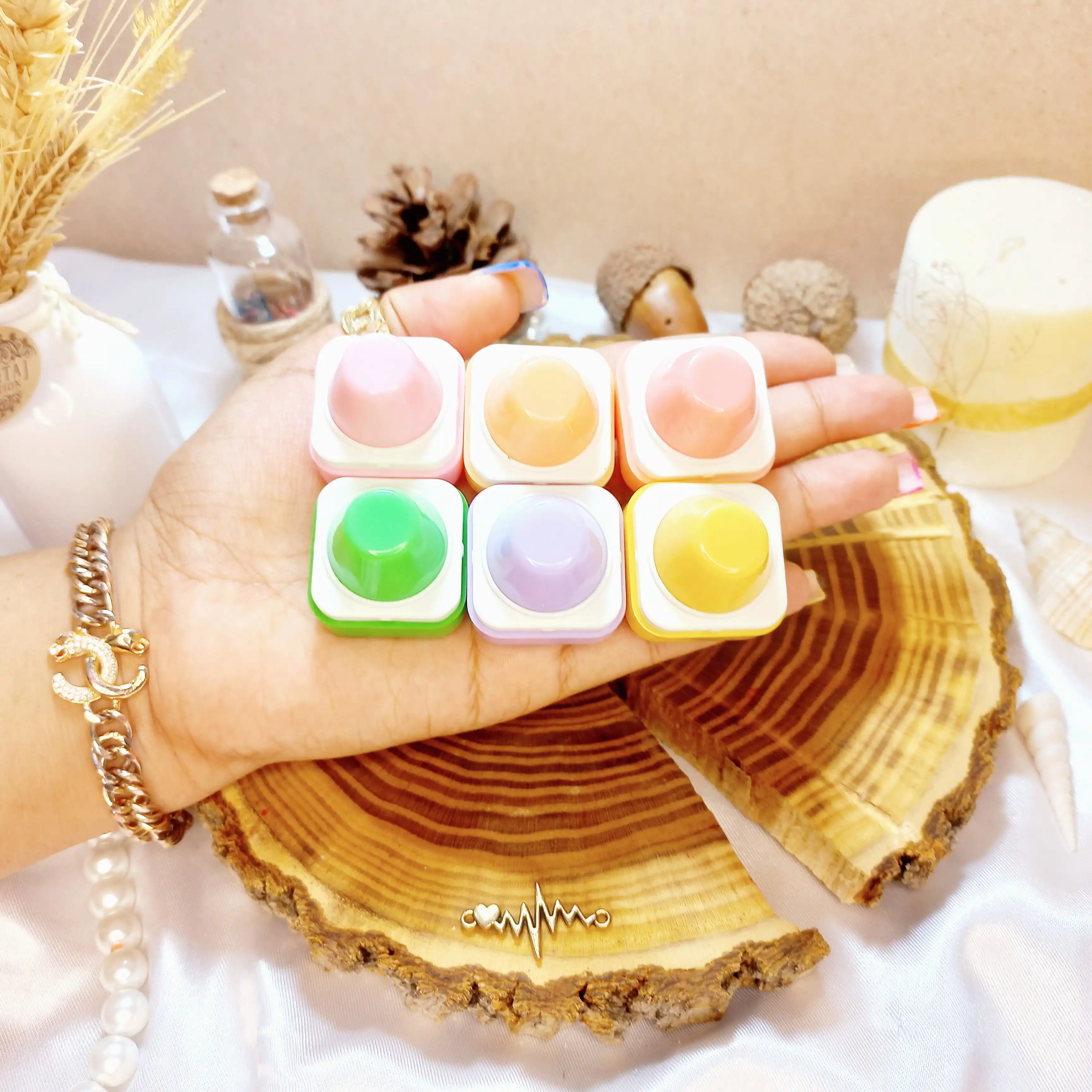 بالم لب میوه ای فانتزی FAVOR BEAUTY