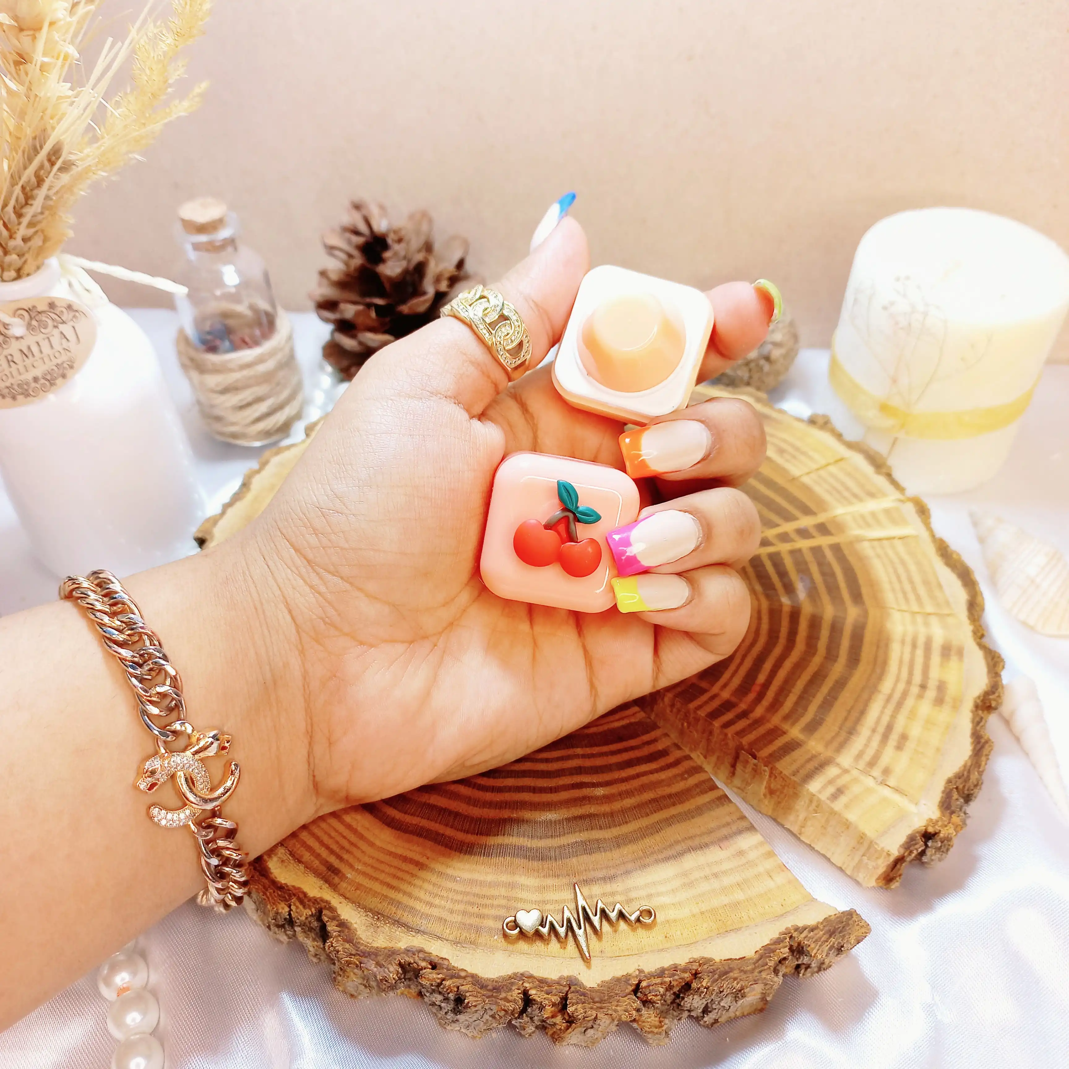 بالم لب میوه ای فانتزی FAVOR BEAUTY