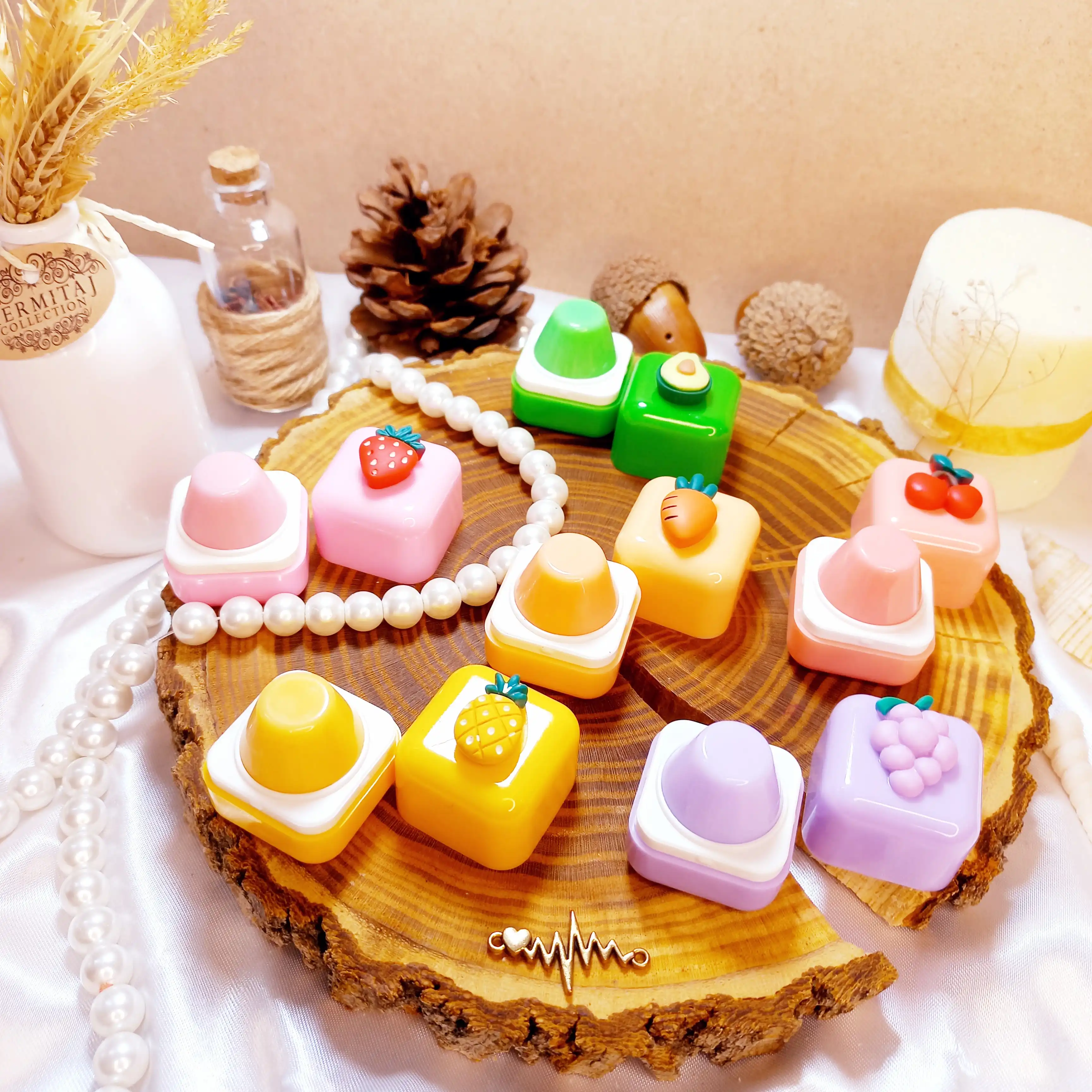 بالم لب میوه ای فانتزی FAVOR BEAUTY