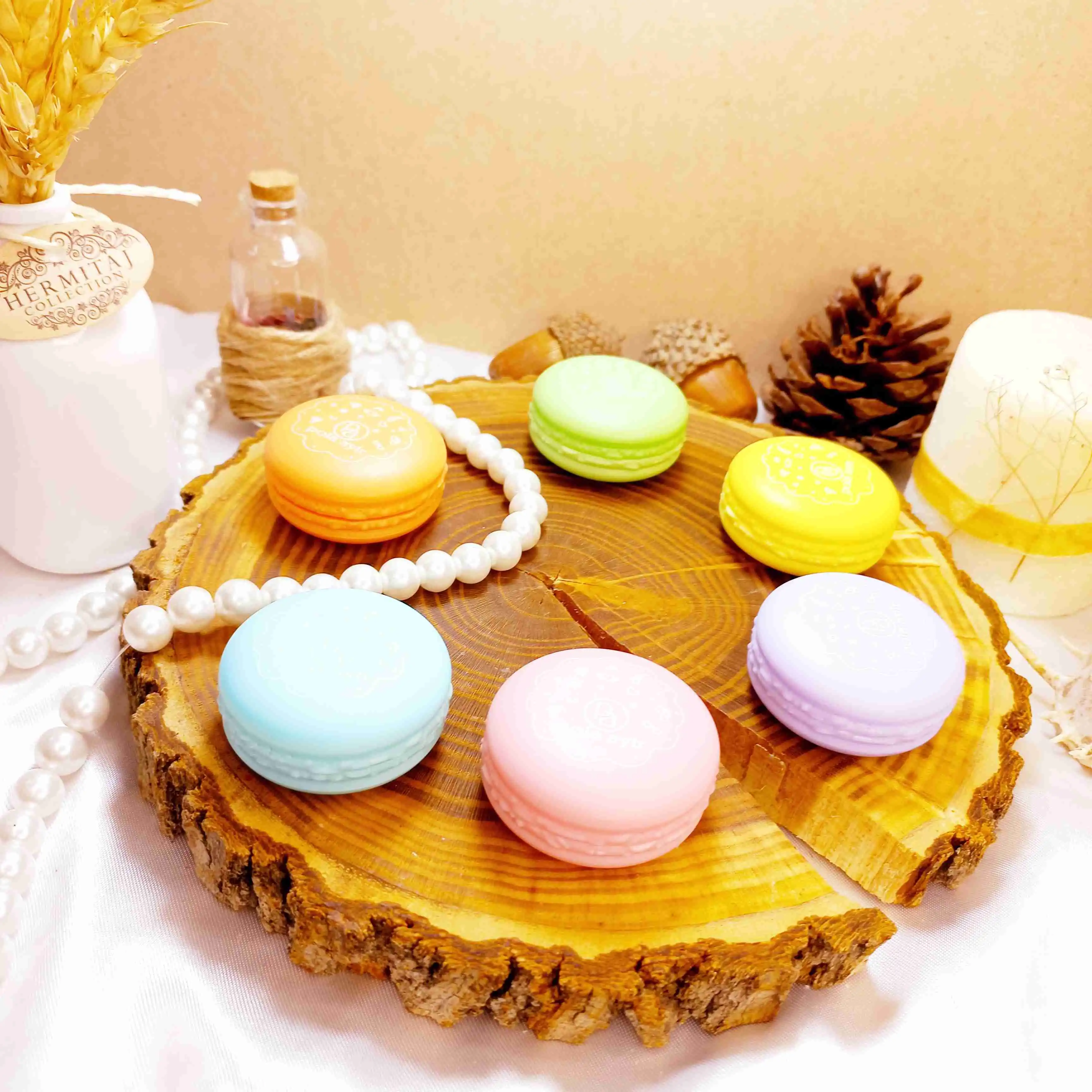 بالم لب میوه ای طرح ماکارون POLA AYLR