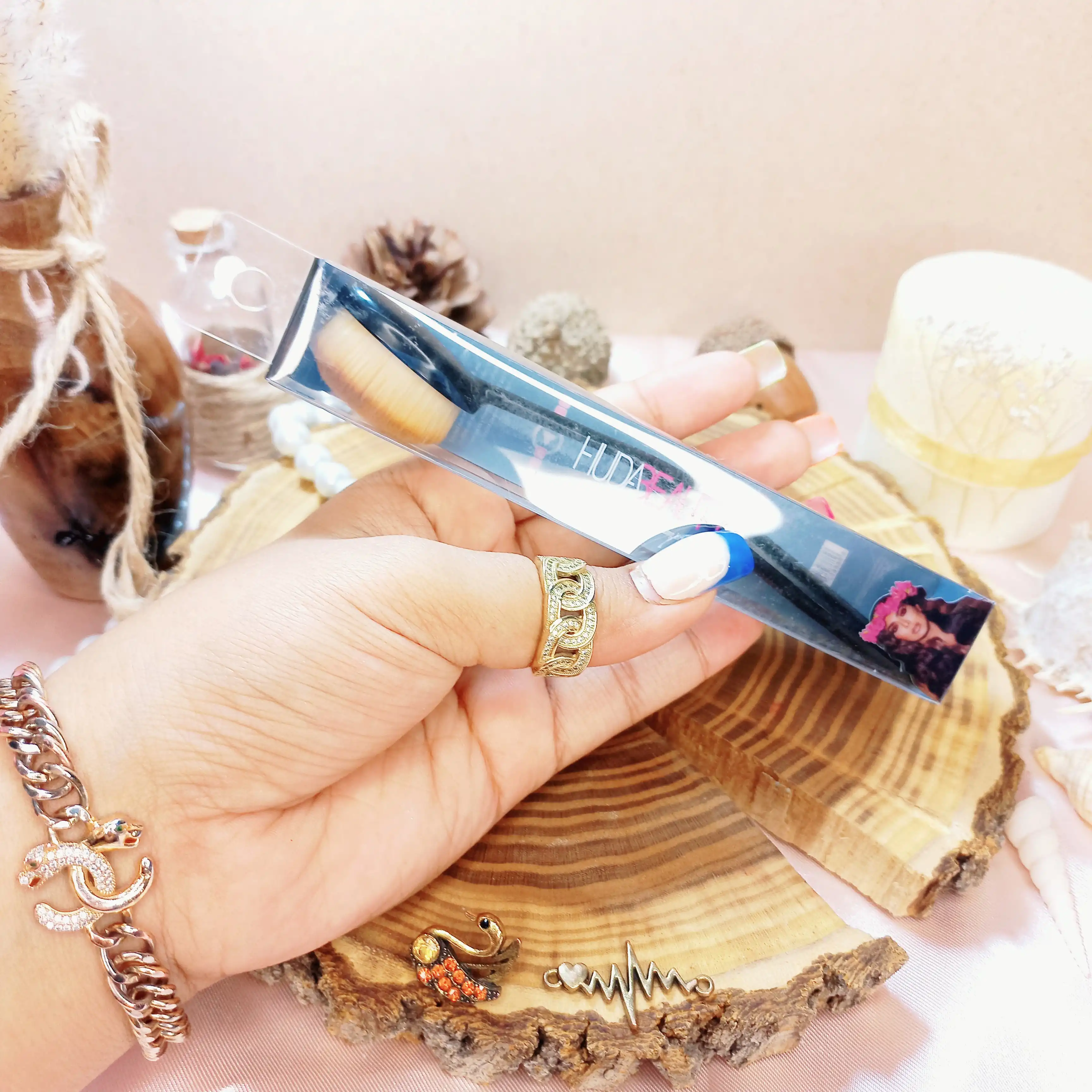 براش حرفه ای قاشقی سایز بزرگ HUDABEAUTY