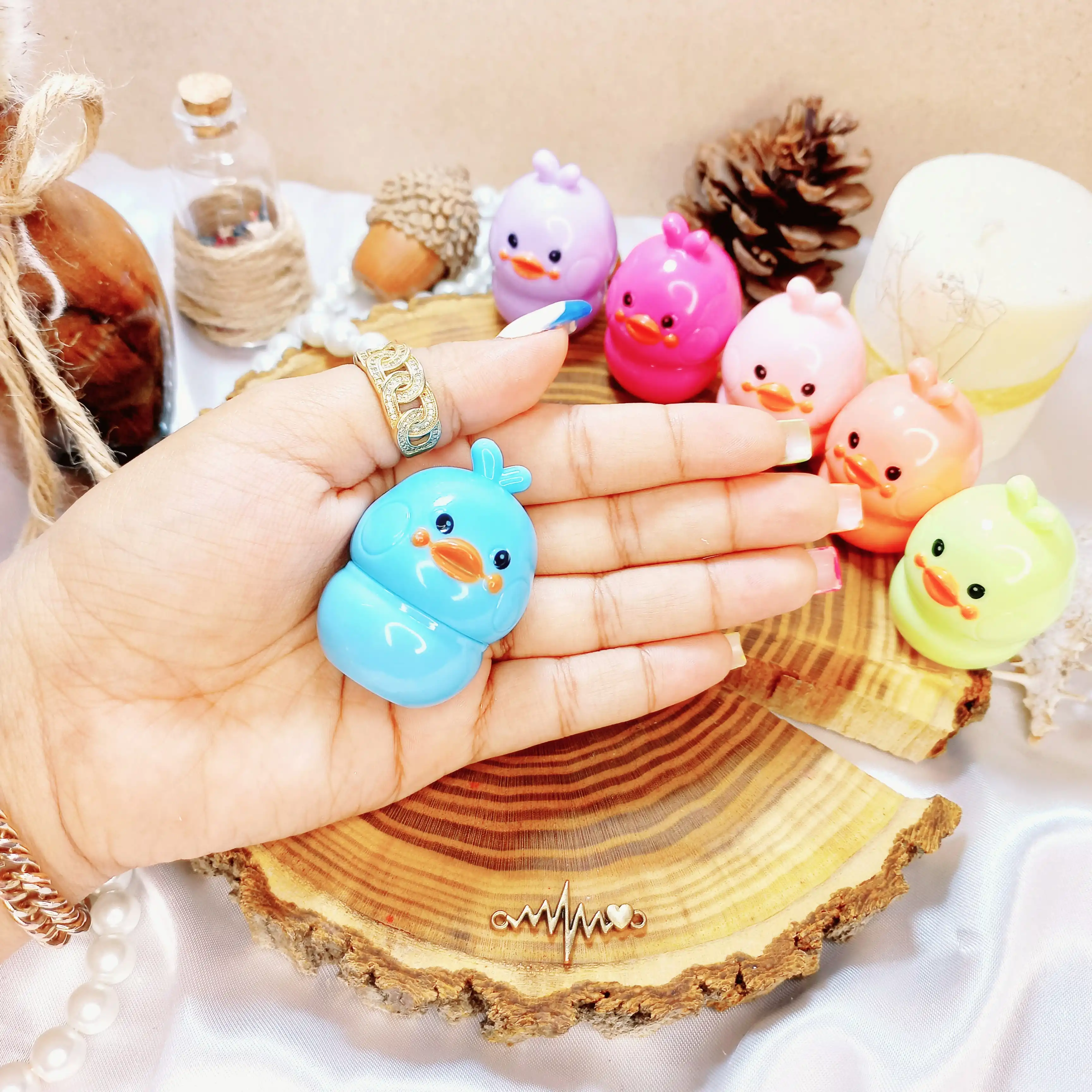 بالم لب فانتزی طرح جوجه فاور بیوتی Favor Beauty