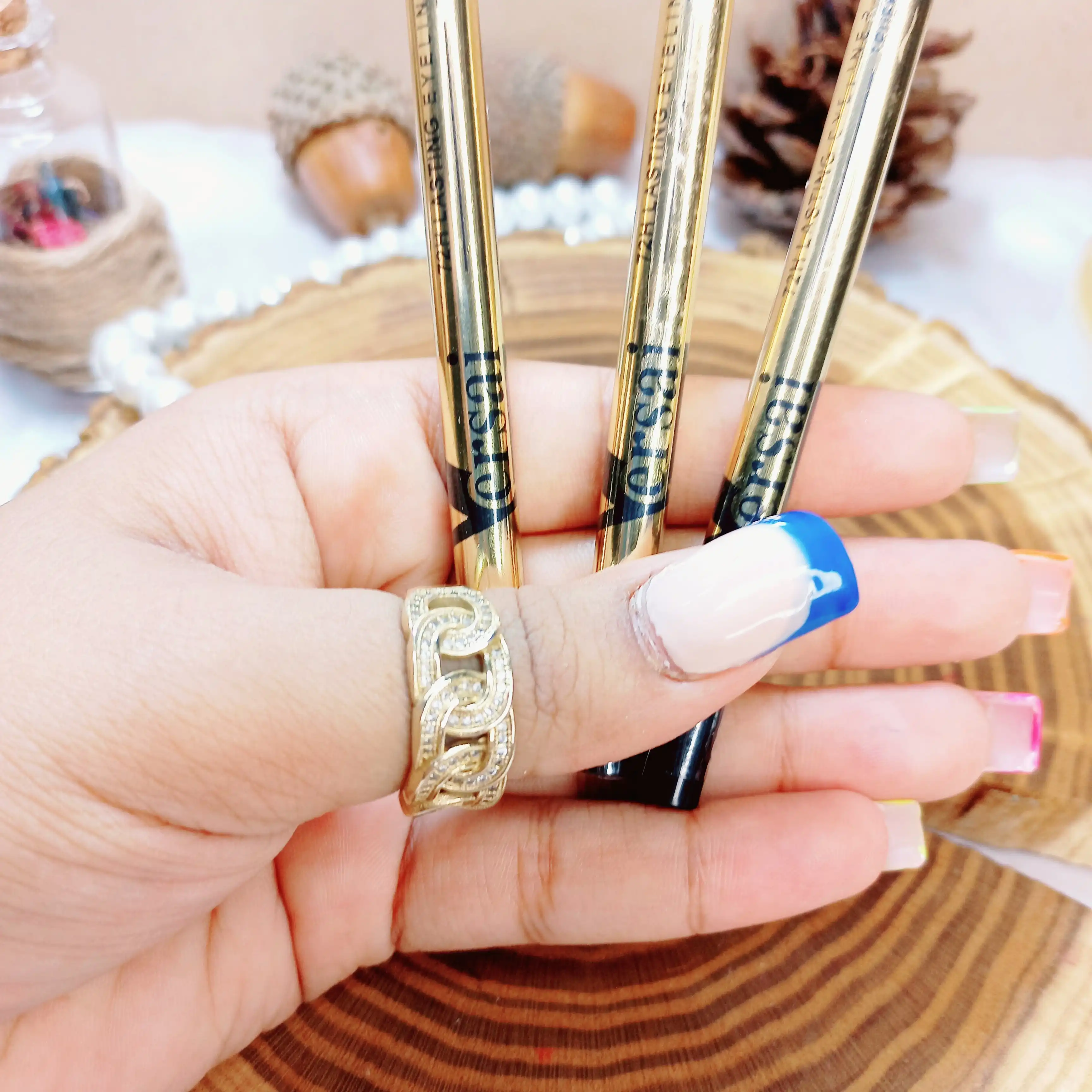 مداد چشم شمعی ضد آب ورسای جعبه دار Versailles