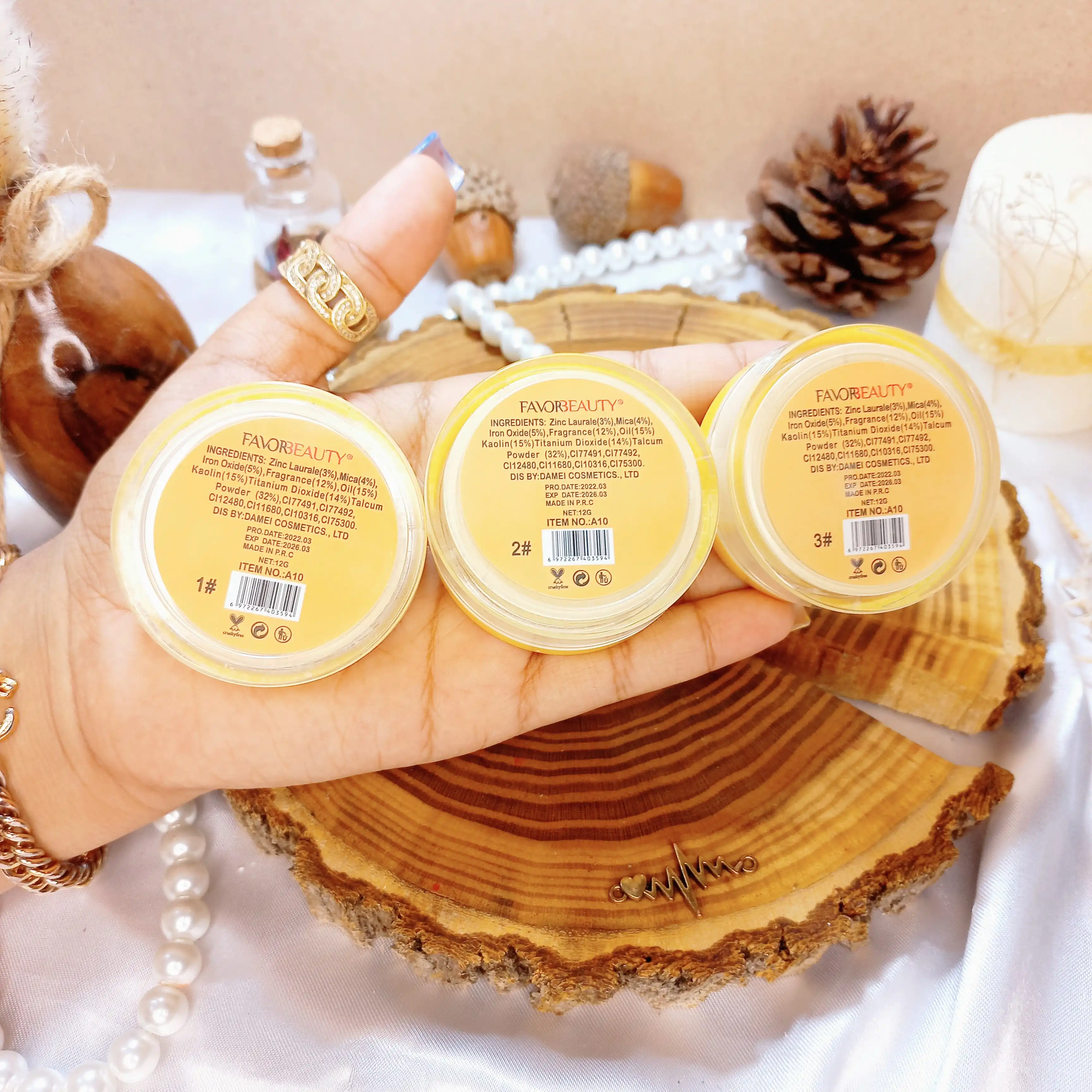 پودر فیکس طرح موز FAVOR BEAUTY | پخش عمده