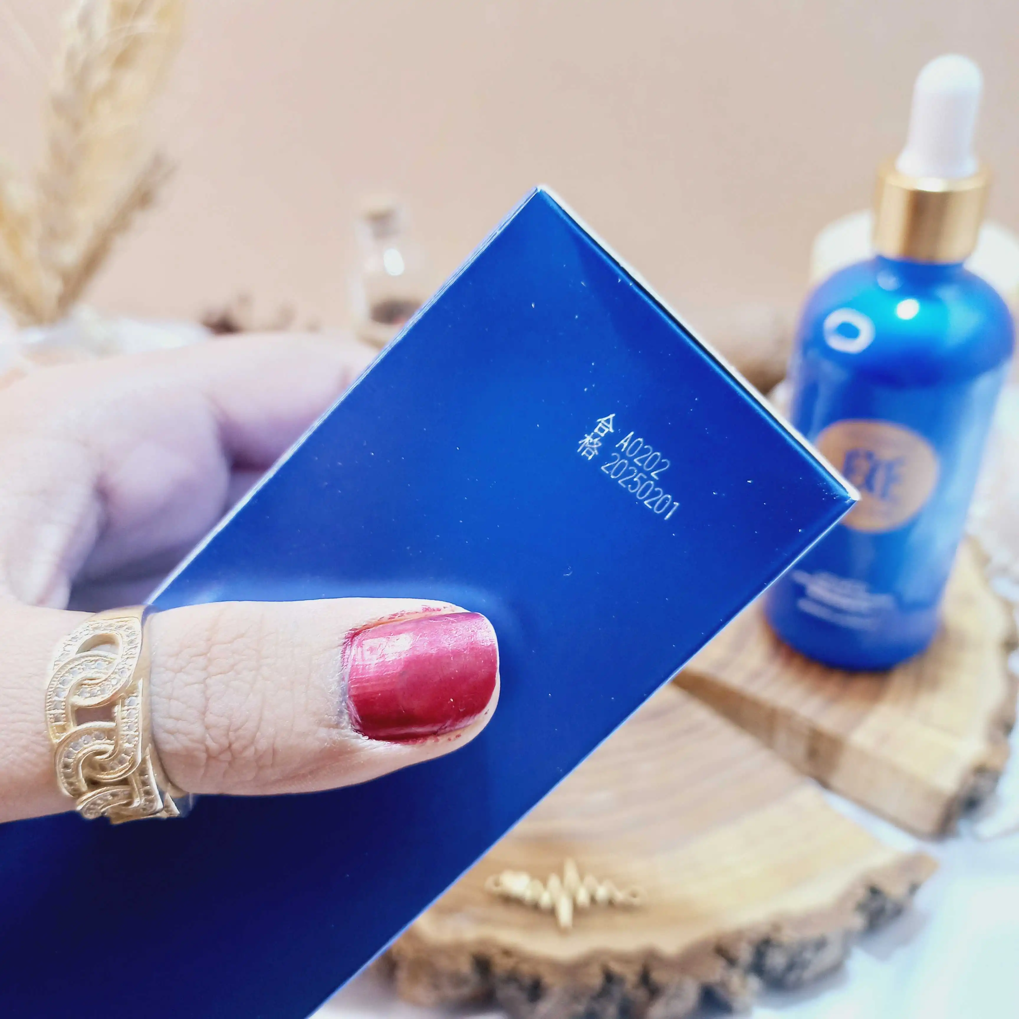 سرم آبی ضد لک و سفید کننده ی ونزن venzen