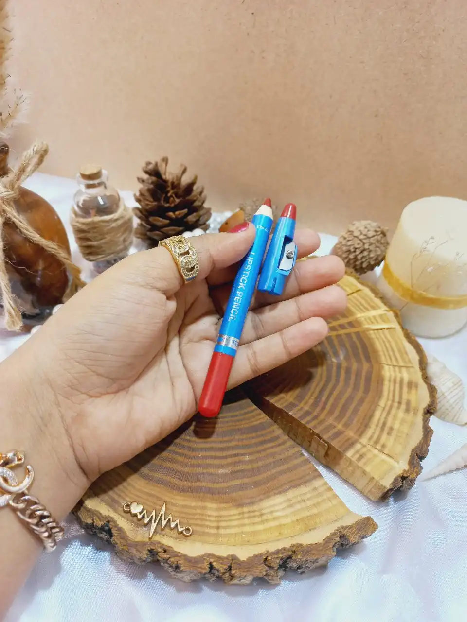 رژ مدادی تراش دار برند بل BELL