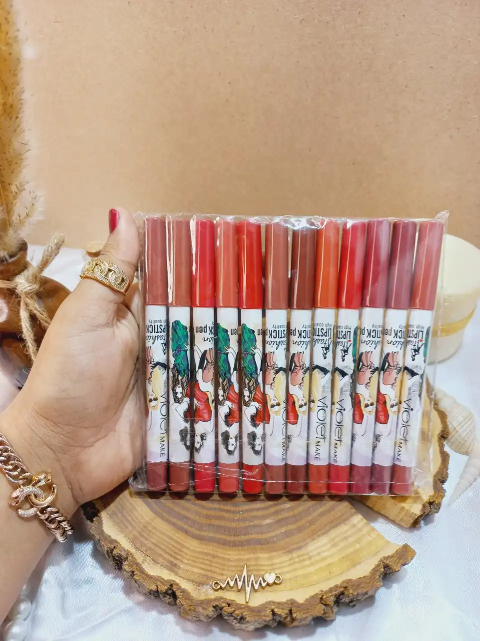 رژ مدادی پرطرفدار طرح دختر ویولت Violet make