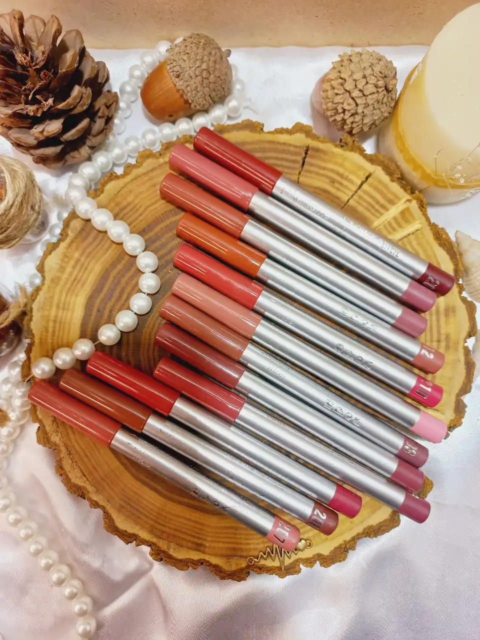 رژ مدادی با کیفیت پوکه نقره ای اوریفلیم oriflame