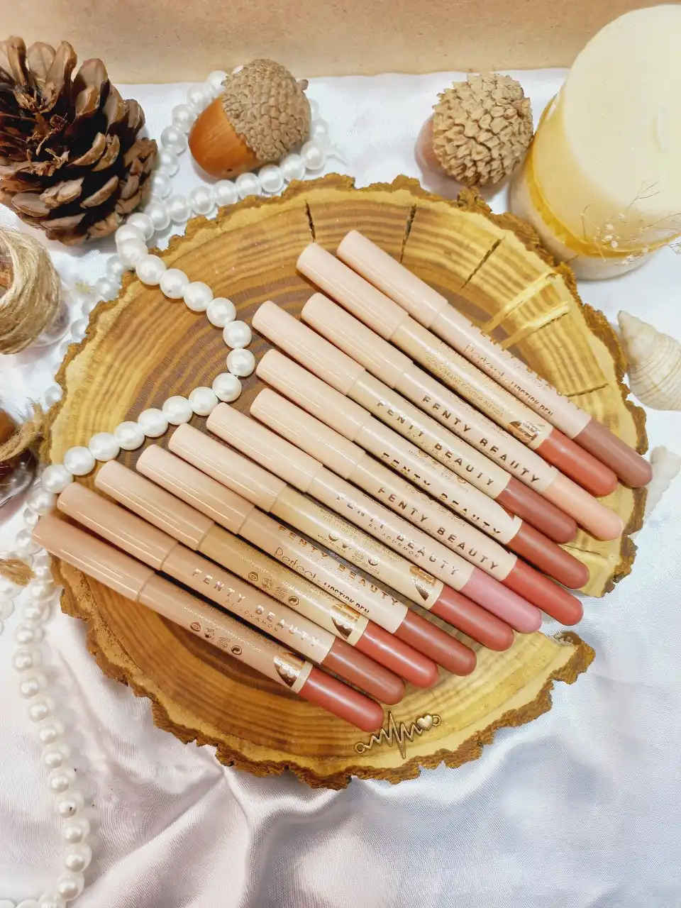 رژ مدادی پرطرفدار پوکه زرد فنتی بیوتی FENTY BEAUTY