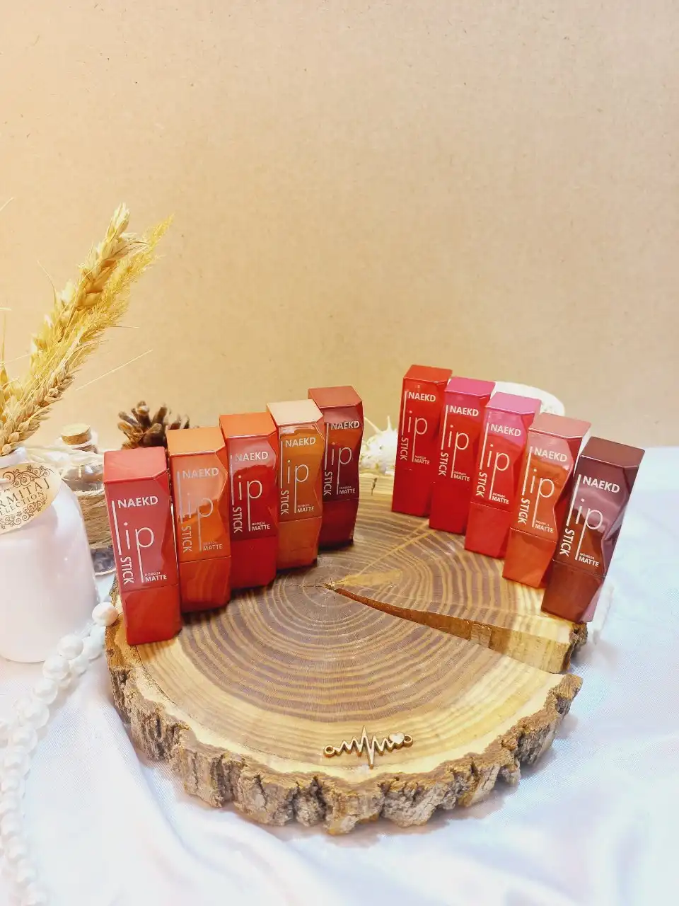 رژ جامد پرطرفدار ناکد NAEKD MATTE کد 8024