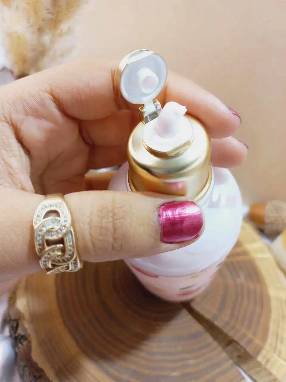 لوسیون بدن هلویی آبرسان فوق قوی و فاقد چربی بیواکوا BIOAQUA