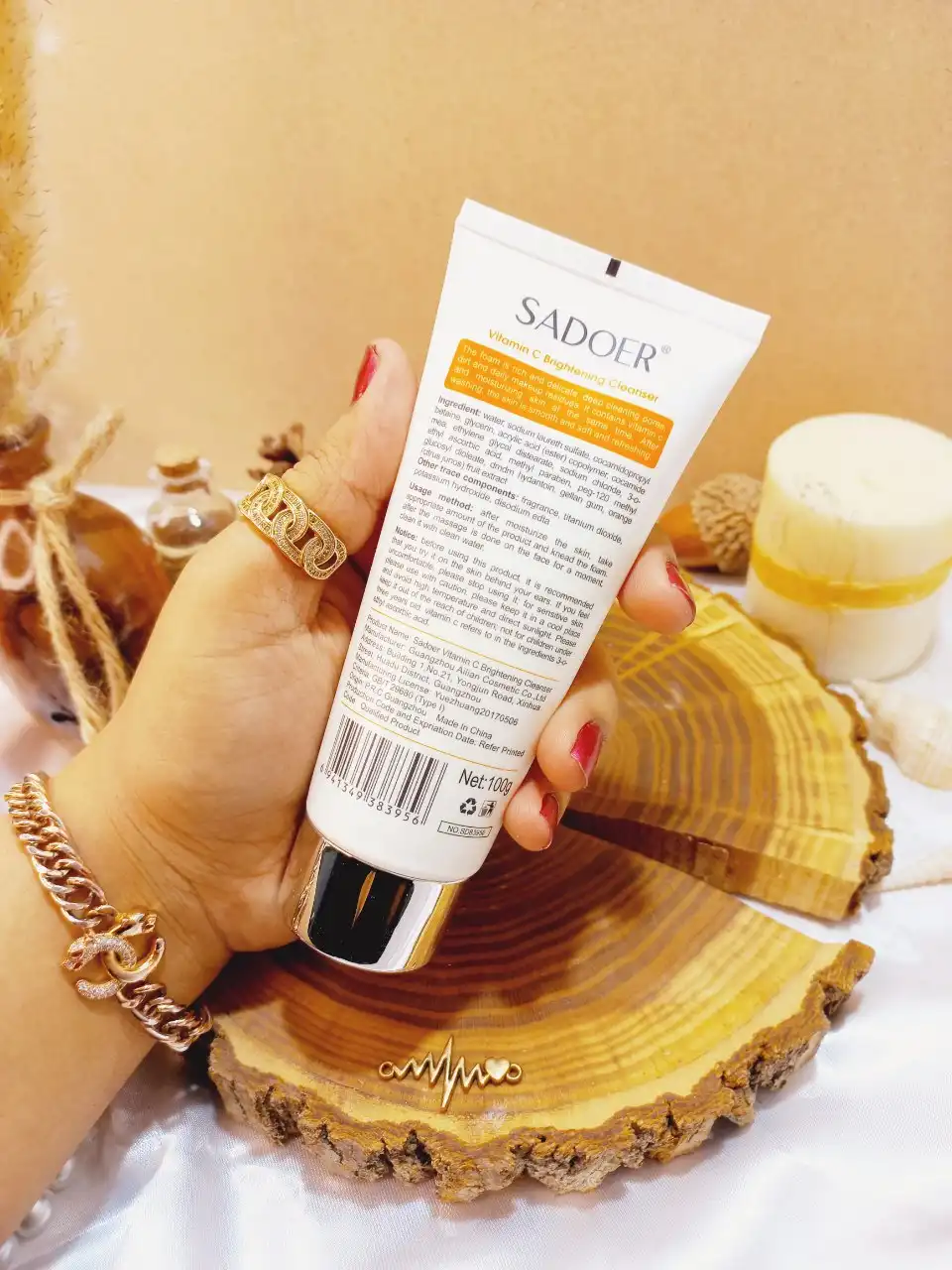 فوم شوینده صورت ویتامین سی سادوئر SADOER