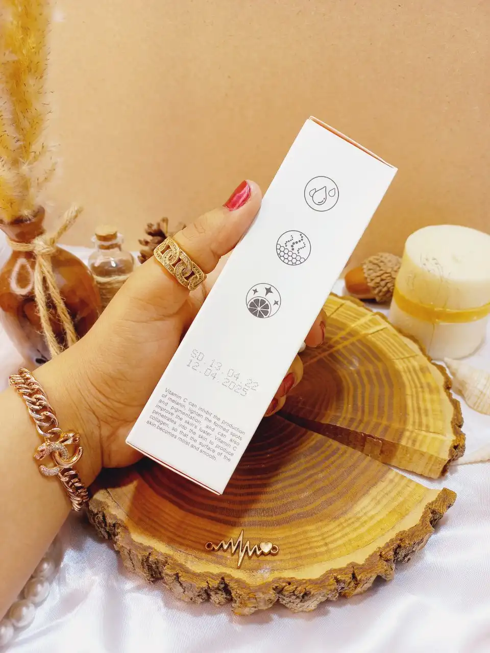 فوم شوینده صورت ویتامین سی سادوئر SADOER