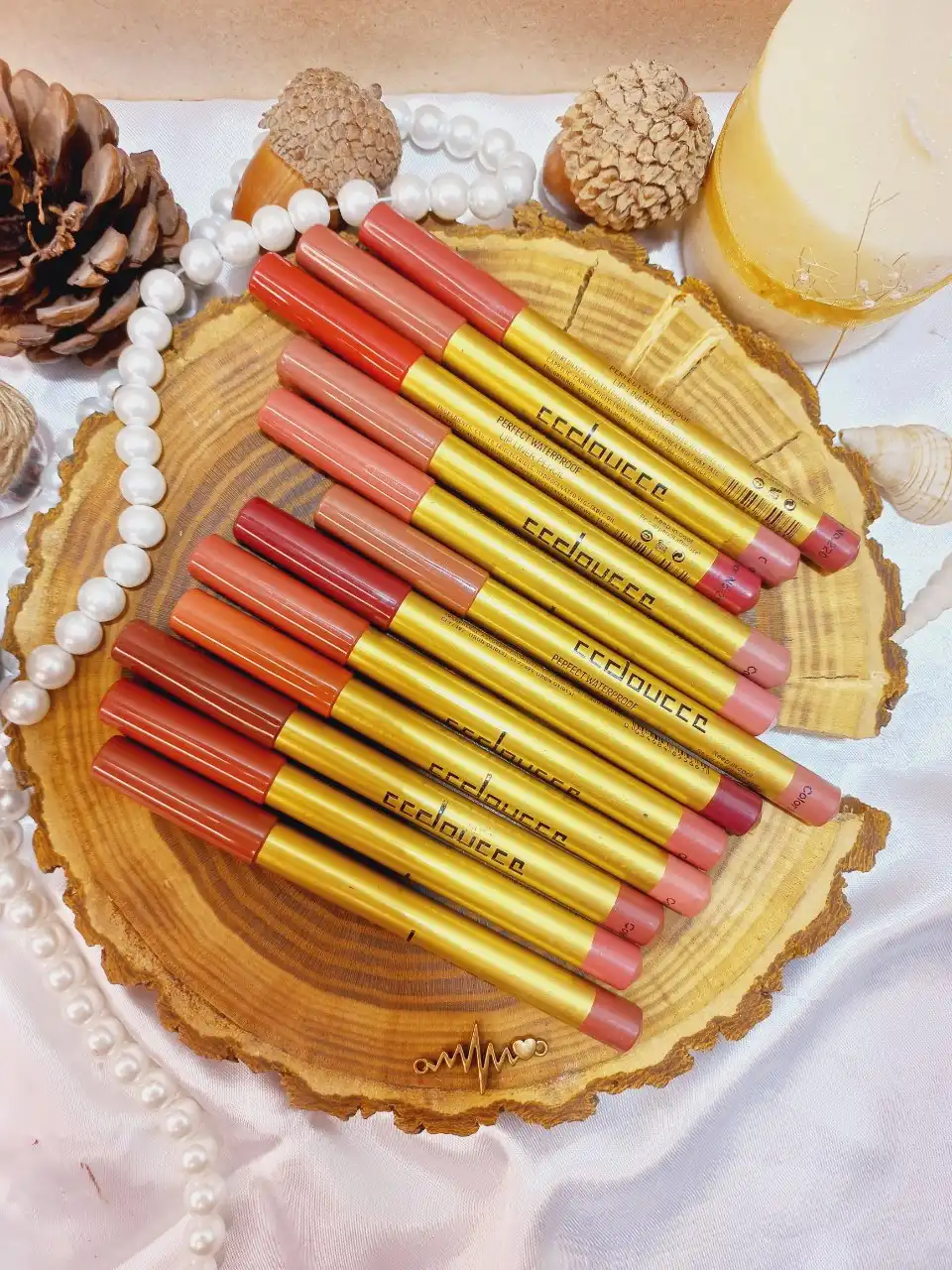 رژ لب مدادی پوکه طلایی دوسه DOUCCE