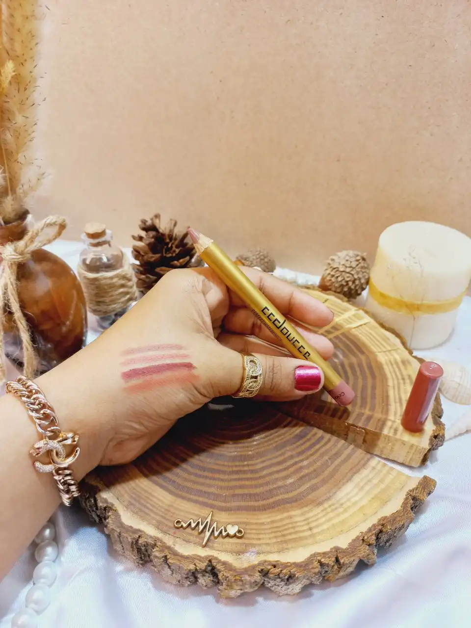 رژ لب مدادی پوکه طلایی دوسه DOUCCE