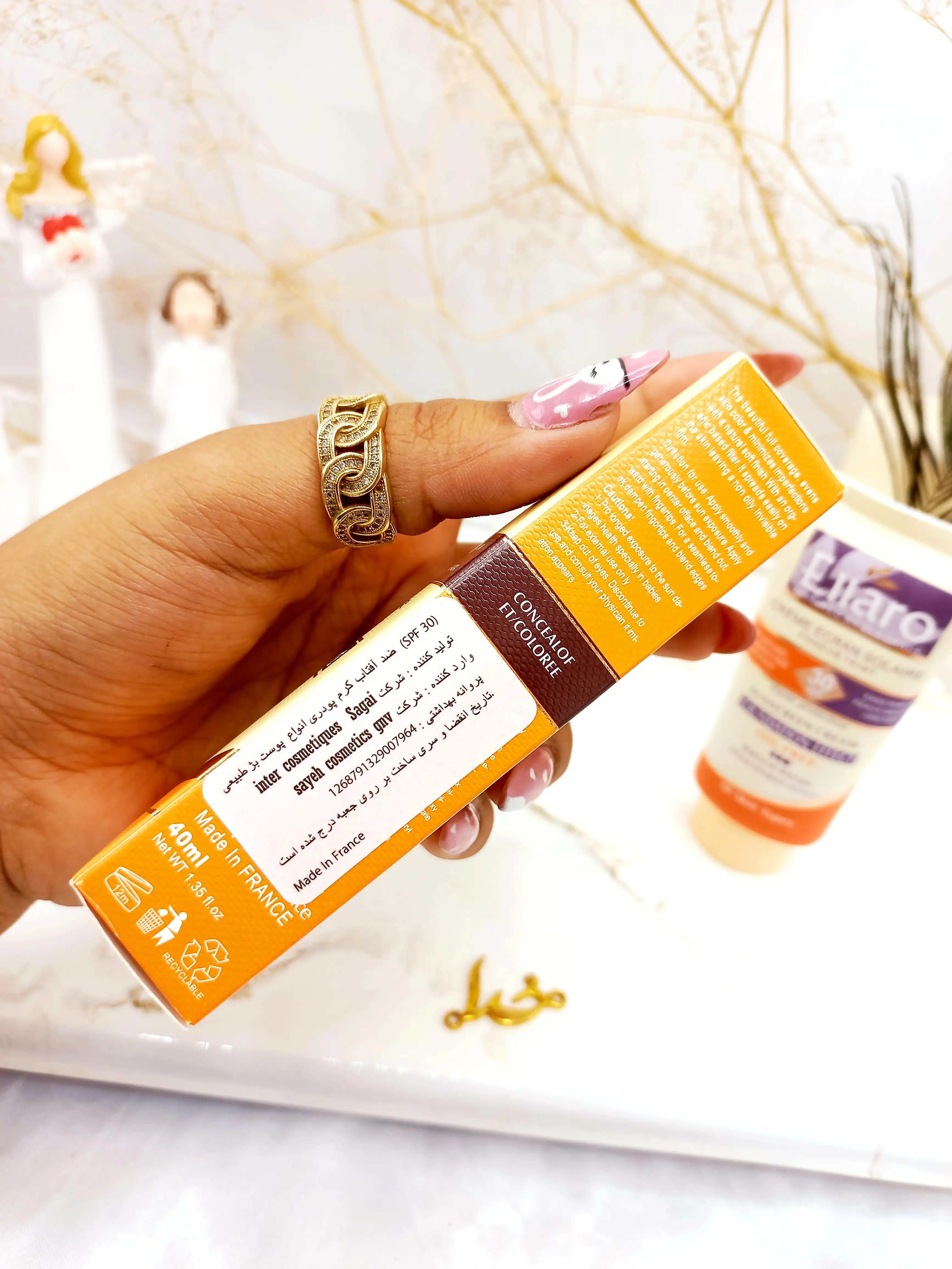 ضد آفتاب رنگی الارو SPF 30 مدل Oil free اورجینال