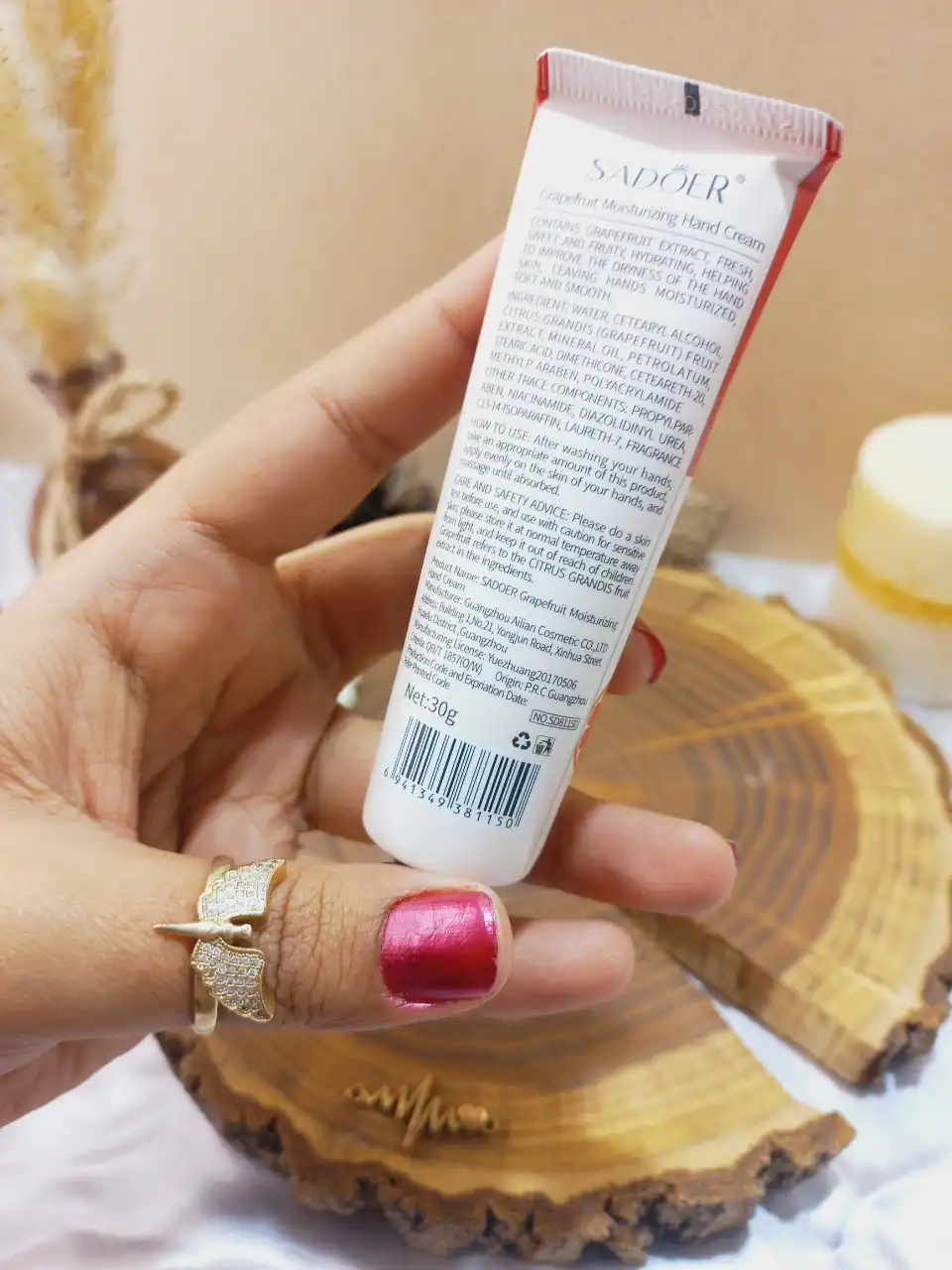 کرم دست تیوپی گریپ فروت سادور Sadoer کد  SD81150