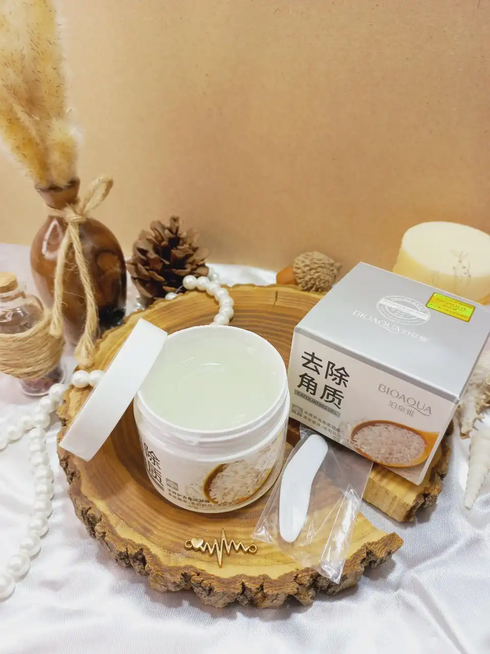 اسکراب برنج لایه بردار قوی و روشن کننده بیوآکوا BIOAQUA کد BQY7519