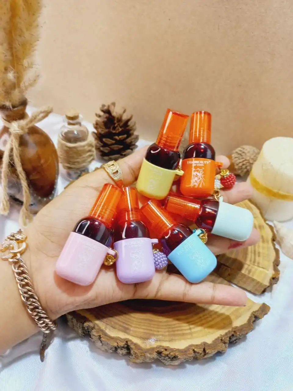 تینت لب پرطرفدار طرح بطری مروارید دار مجیک MAGIC کد LC722