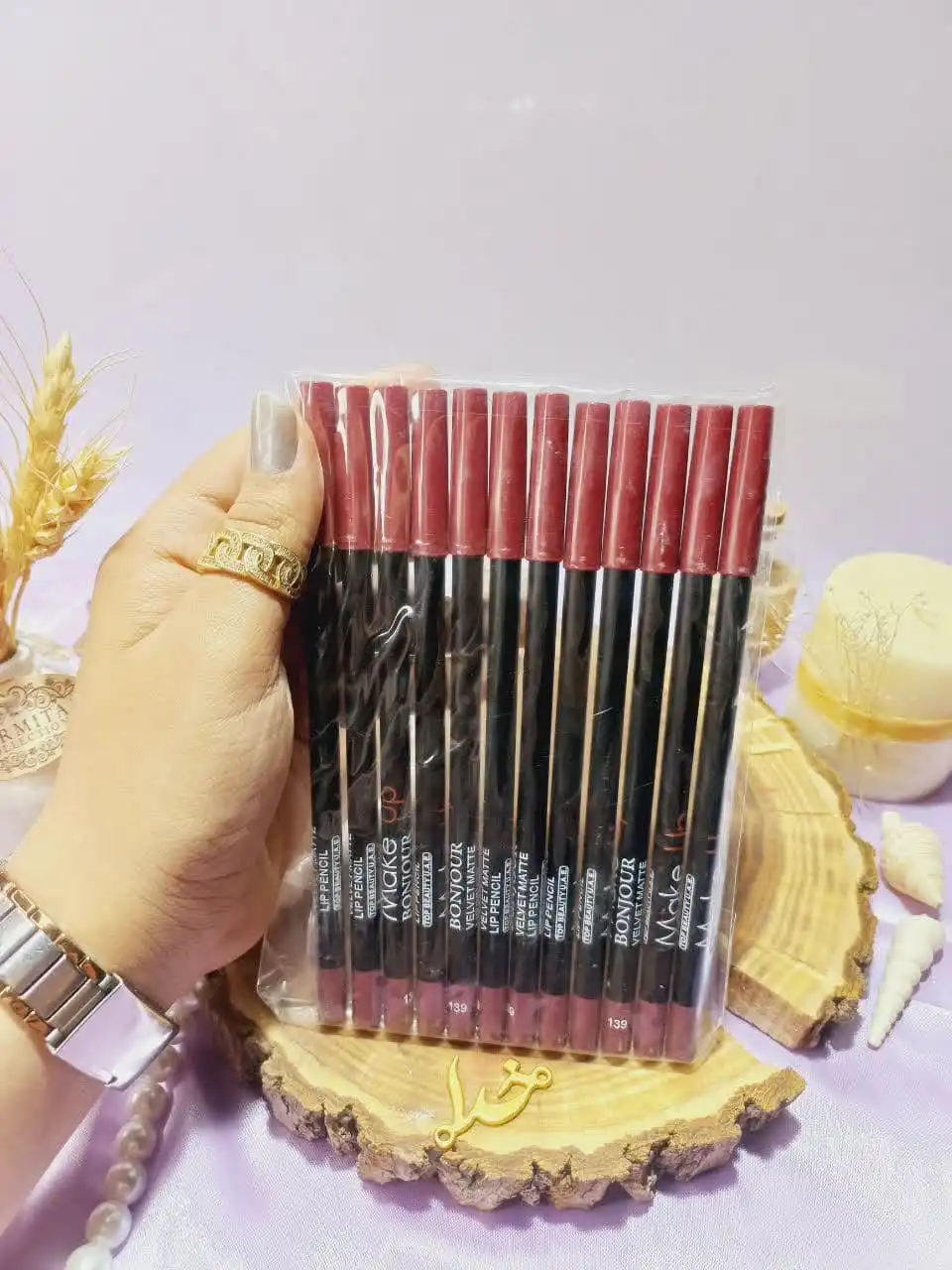خط لب مدادی با کیفیت میکاپ ولوت مات درب قرمز بسته 12 عددی
