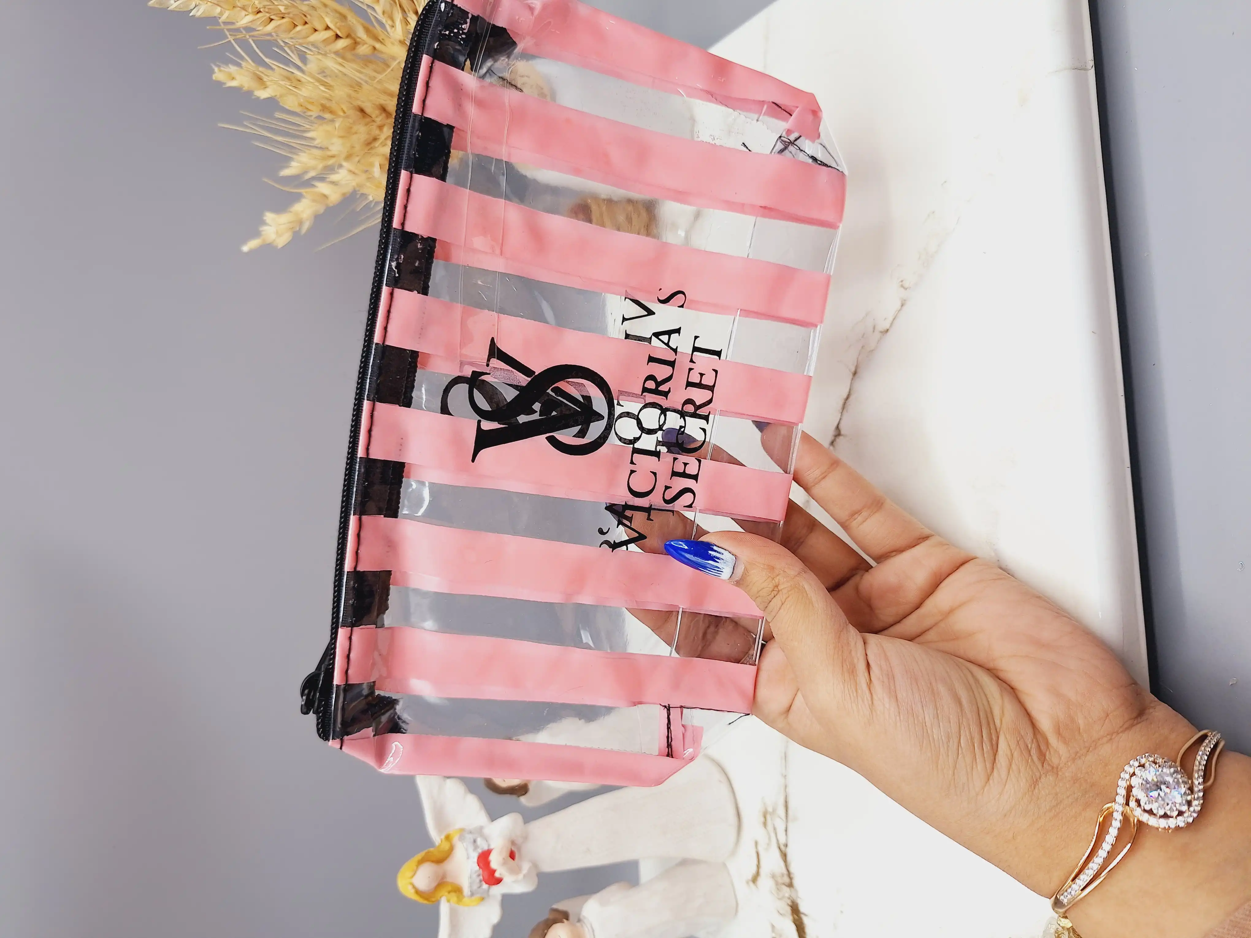 کیف لوازم آرایشی ویکتوریا سکرت سایز کوچک صورتی پررنگ VICTORIA SECRET