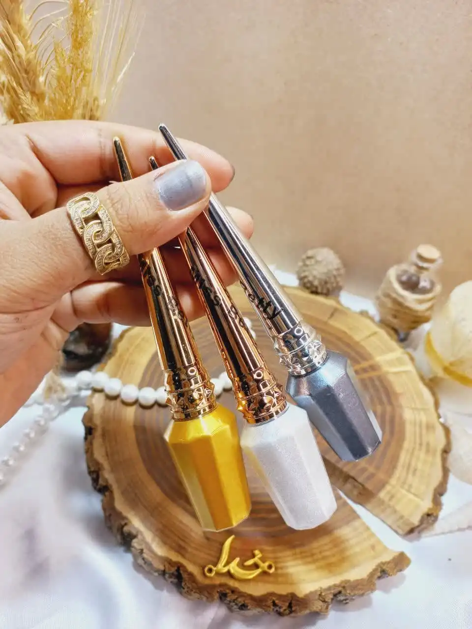 خط چشم رنگی ضد آب میس بیوتی MISS BETTY کد E835