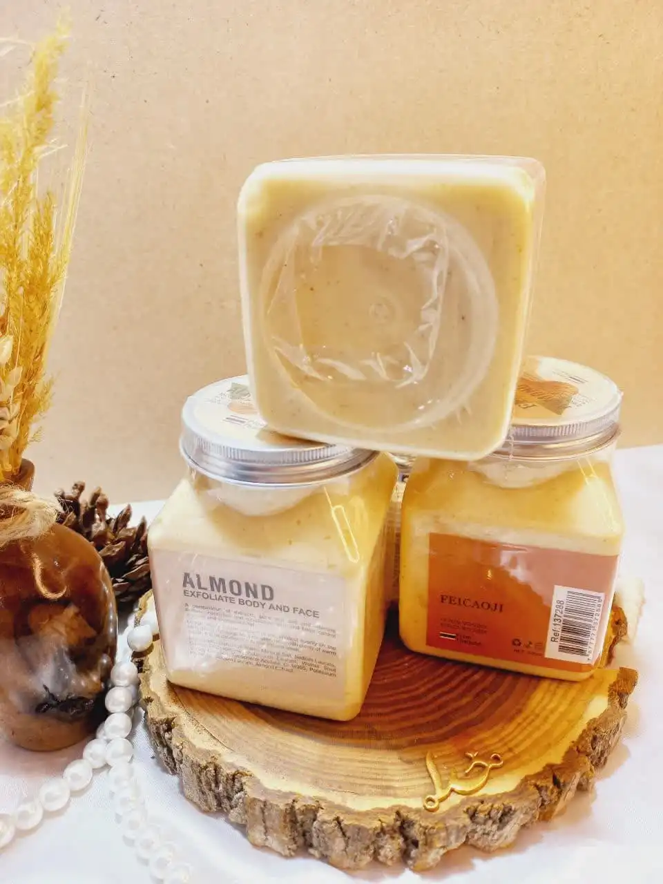 اسکراب شنی صورت و بدن رایحه بادام فیکاوجی FEICAOJI کد 137288