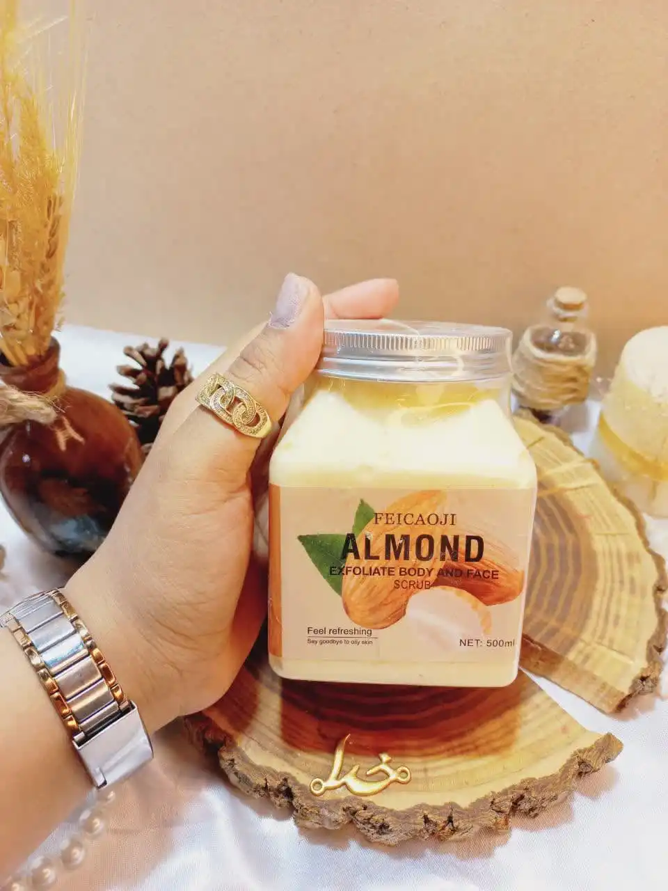 اسکراب شنی صورت و بدن رایحه بادام فیکاوجی FEICAOJI کد 137288